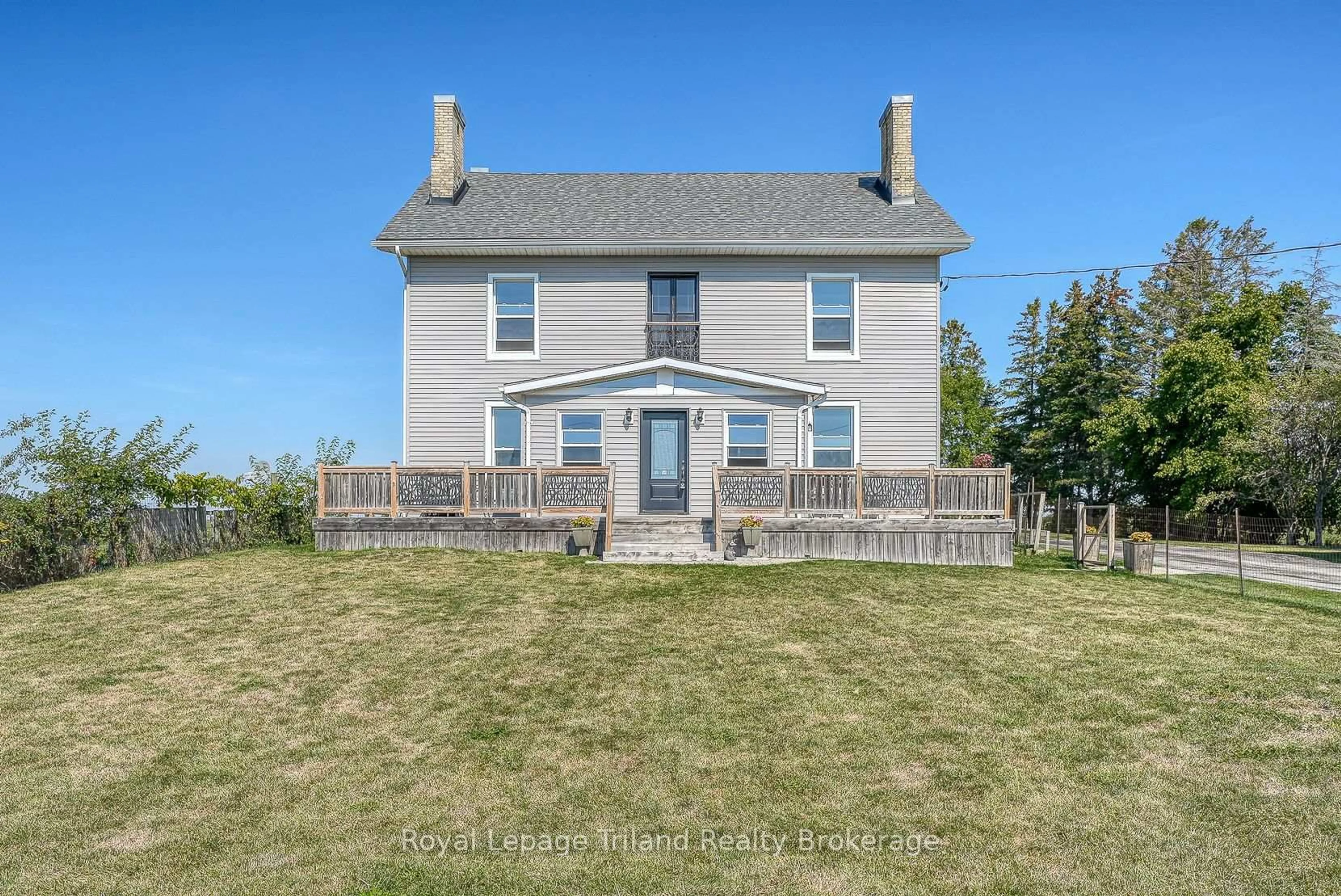 A pic from outside/outdoor area/front of a property/back of a property/a pic from drone, building for 383559 Salford Rd, South-West Oxford Ontario N0J 1W0