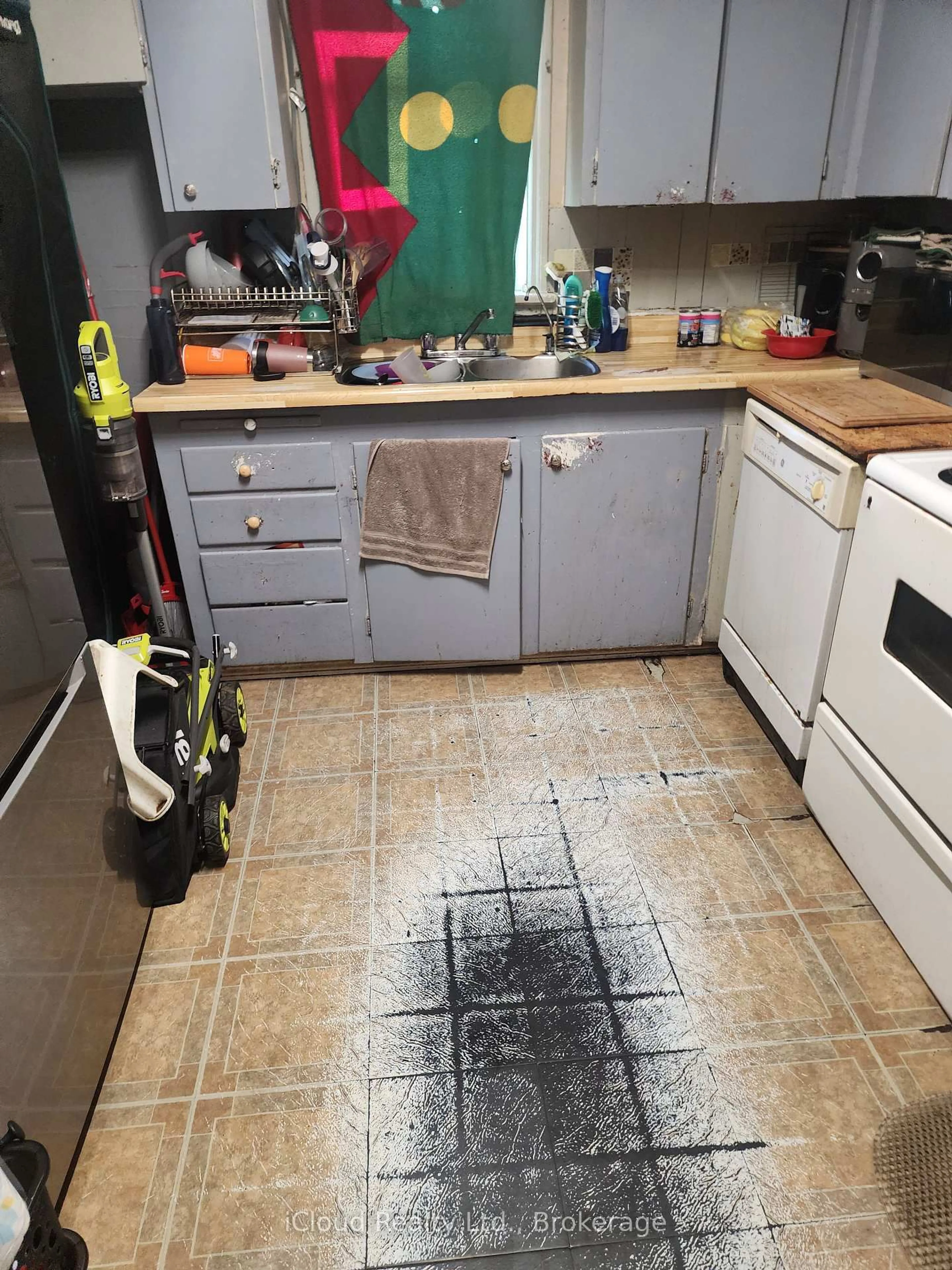 Standard kitchen, floor is not visible for 95 Chetwood St, St. Catharines Ontario L2S 2A6