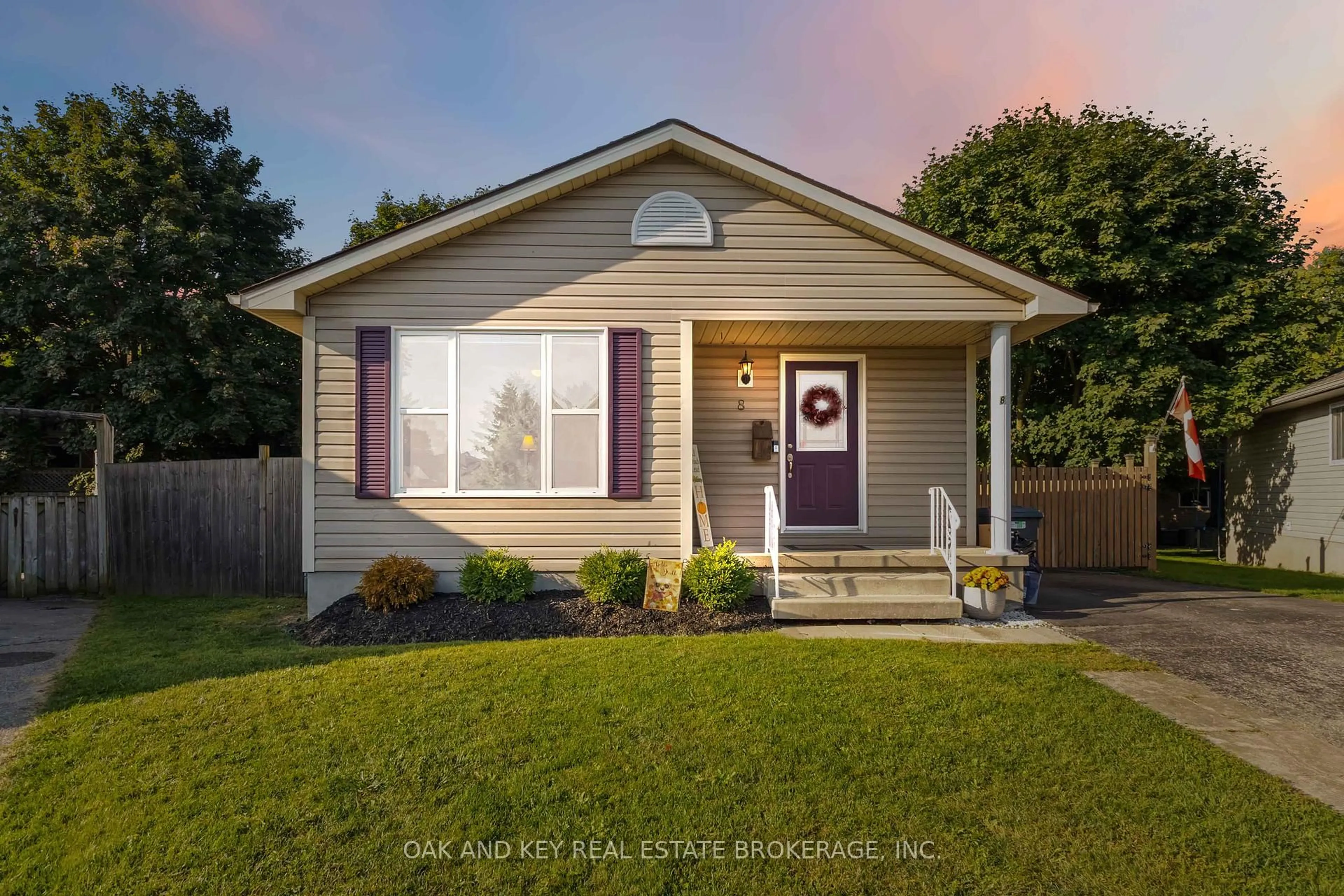 Home with vinyl exterior material, street for 8 Grace Crt, Aylmer Ontario N5H 3G6