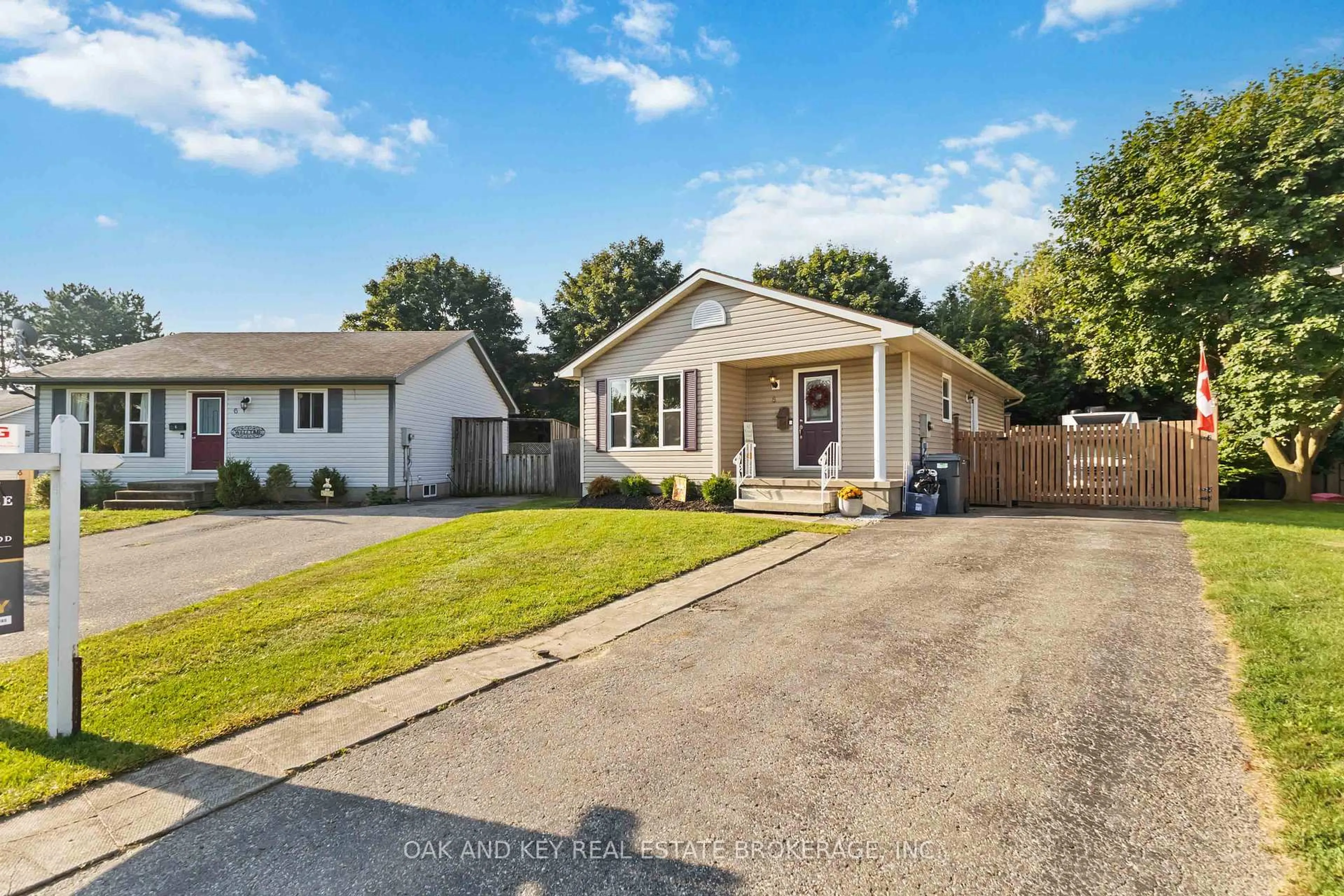 A pic from outside/outdoor area/front of a property/back of a property/a pic from drone, street for 8 Grace Crt, Aylmer Ontario N5H 3G6