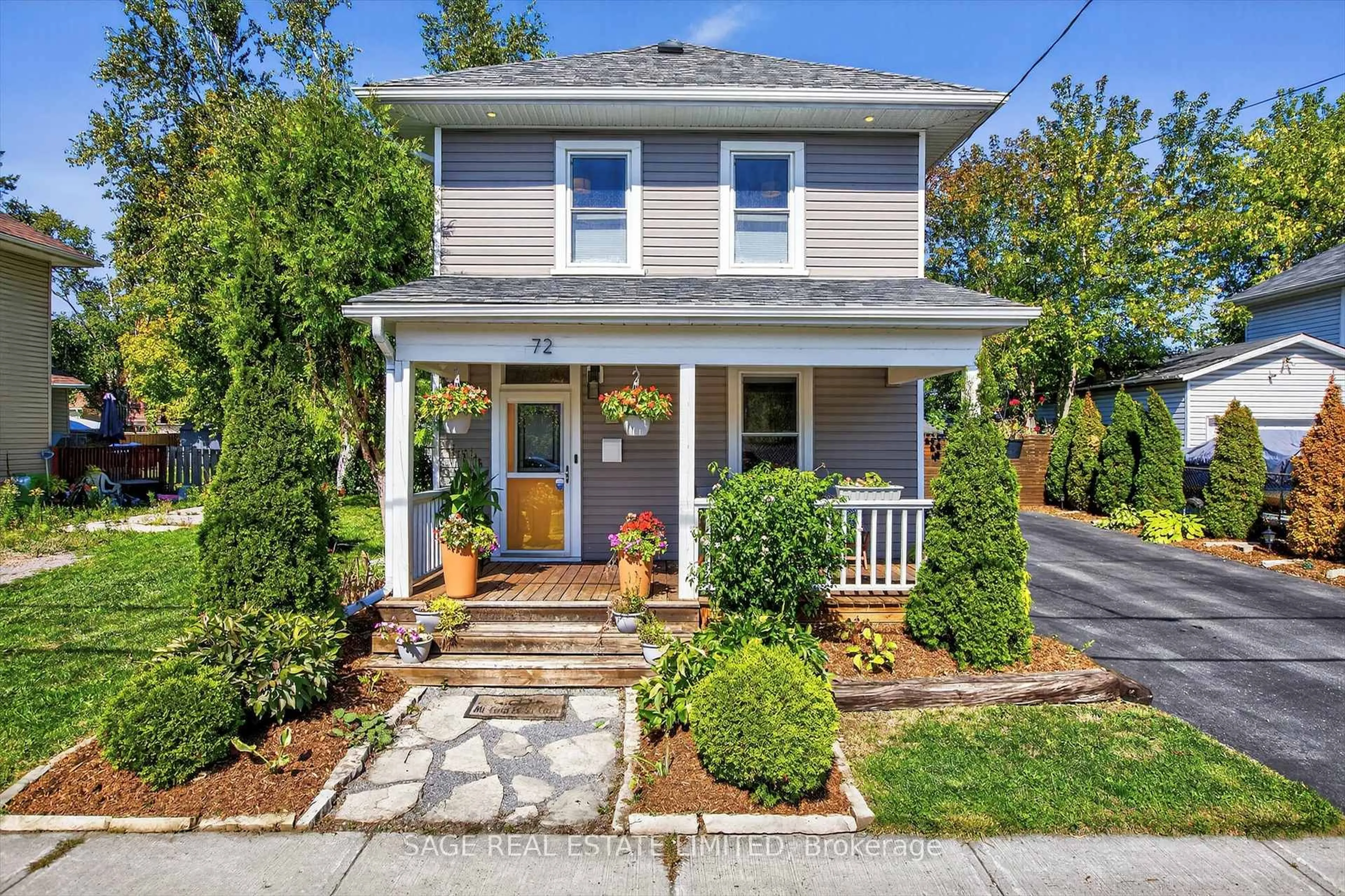 Home with vinyl exterior material, street for 72 Victoria Ave, Peterborough Ontario K9H 4W1
