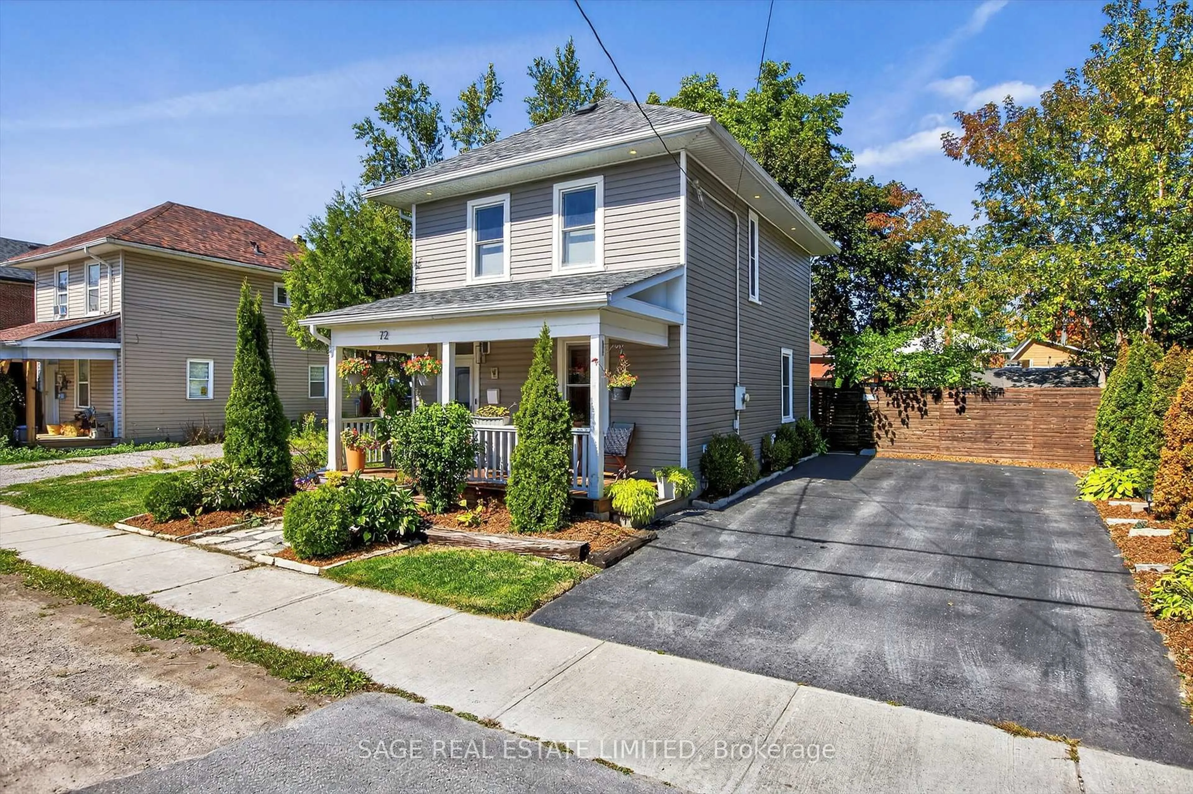 Home with brick exterior material, street for 72 Victoria Ave, Peterborough Ontario K9H 4W1