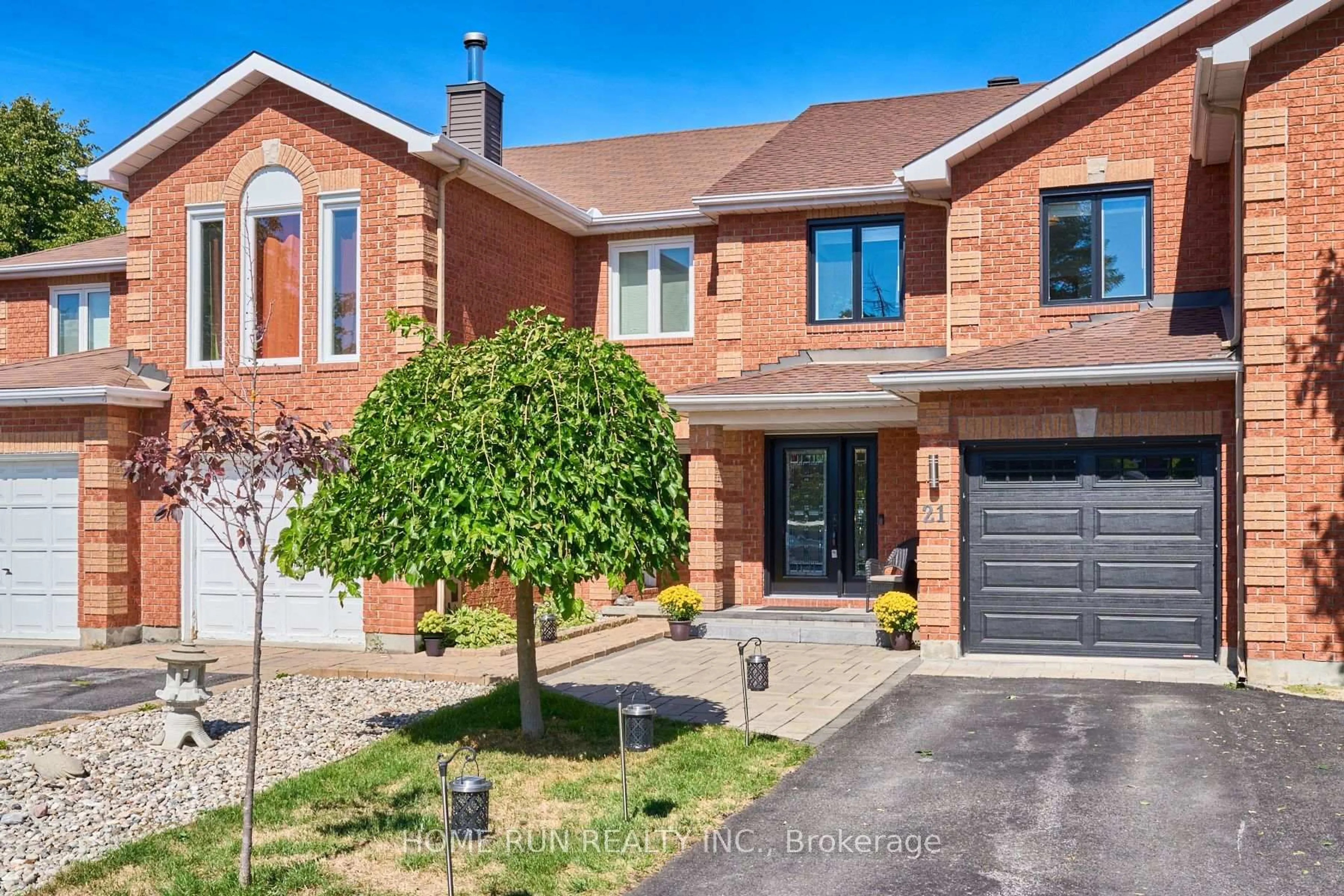 Home with brick exterior material, street for 21 Longboat Crt, Kanata Ontario K2K 2T3