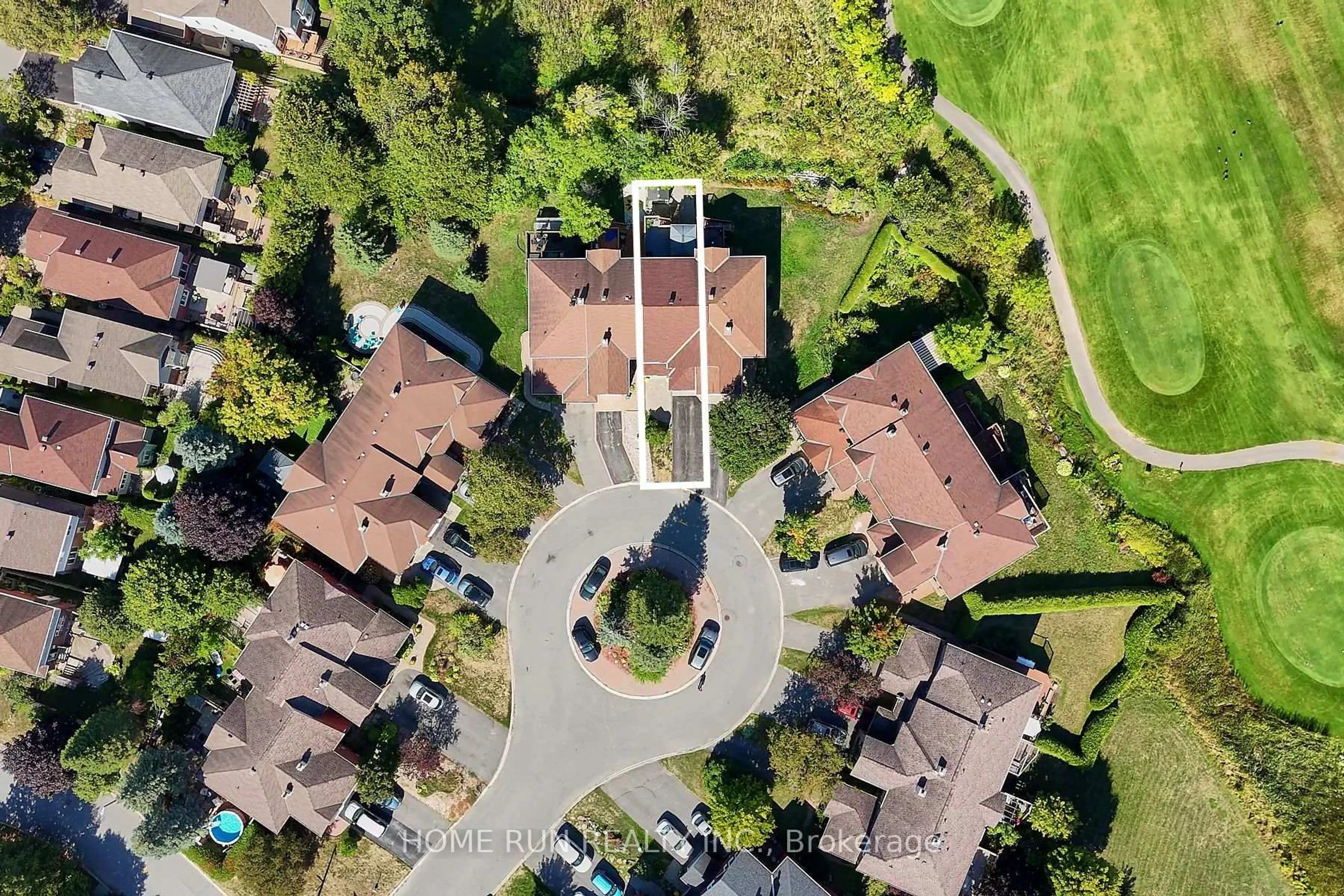 A pic from outside/outdoor area/front of a property/back of a property/a pic from drone, street for 21 Longboat Crt, Kanata Ontario K2K 2T3