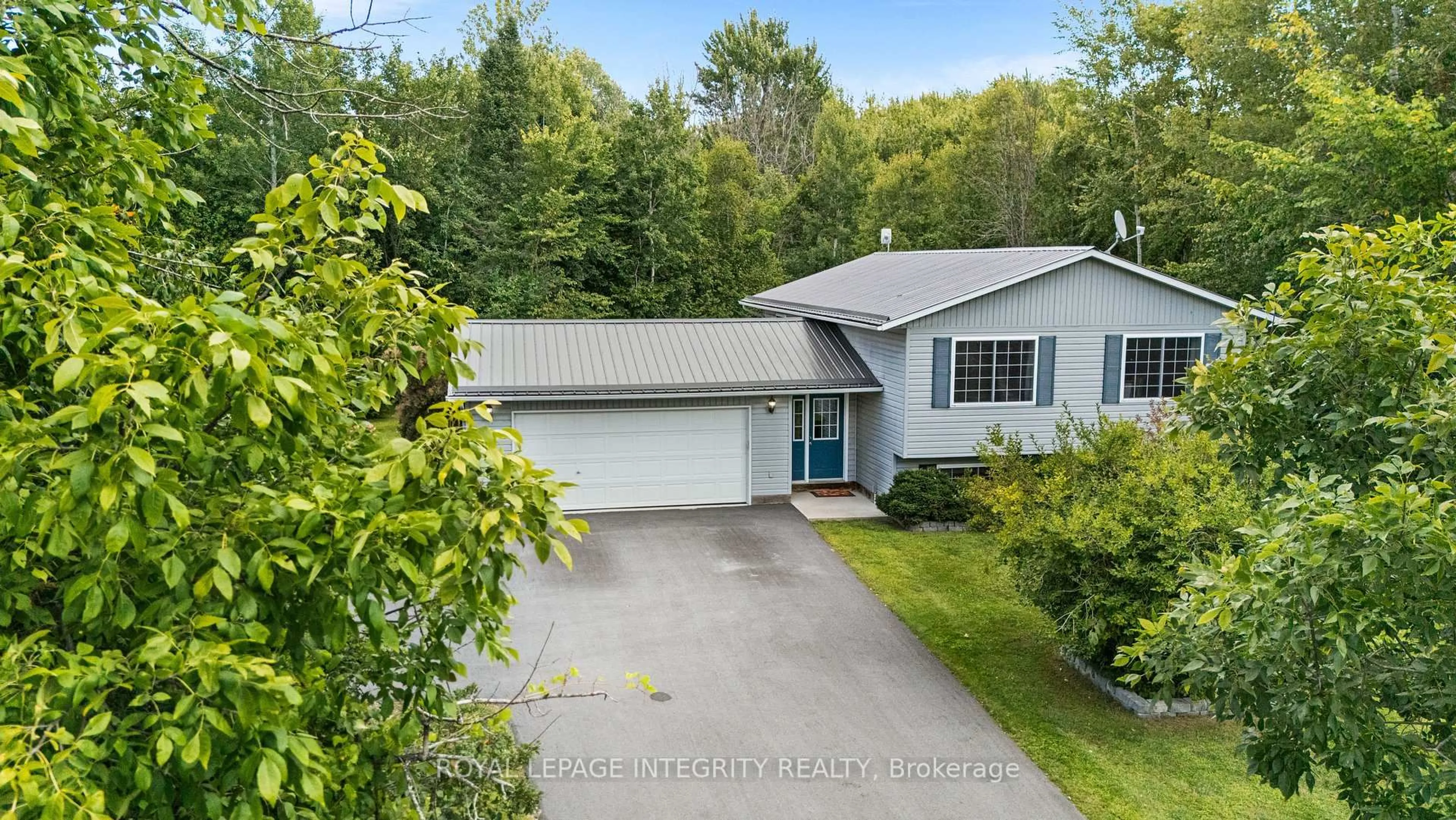 A pic from outside/outdoor area/front of a property/back of a property/a pic from drone, unknown for 160 Lawfords Lane, Perth Ontario K7H 3C3