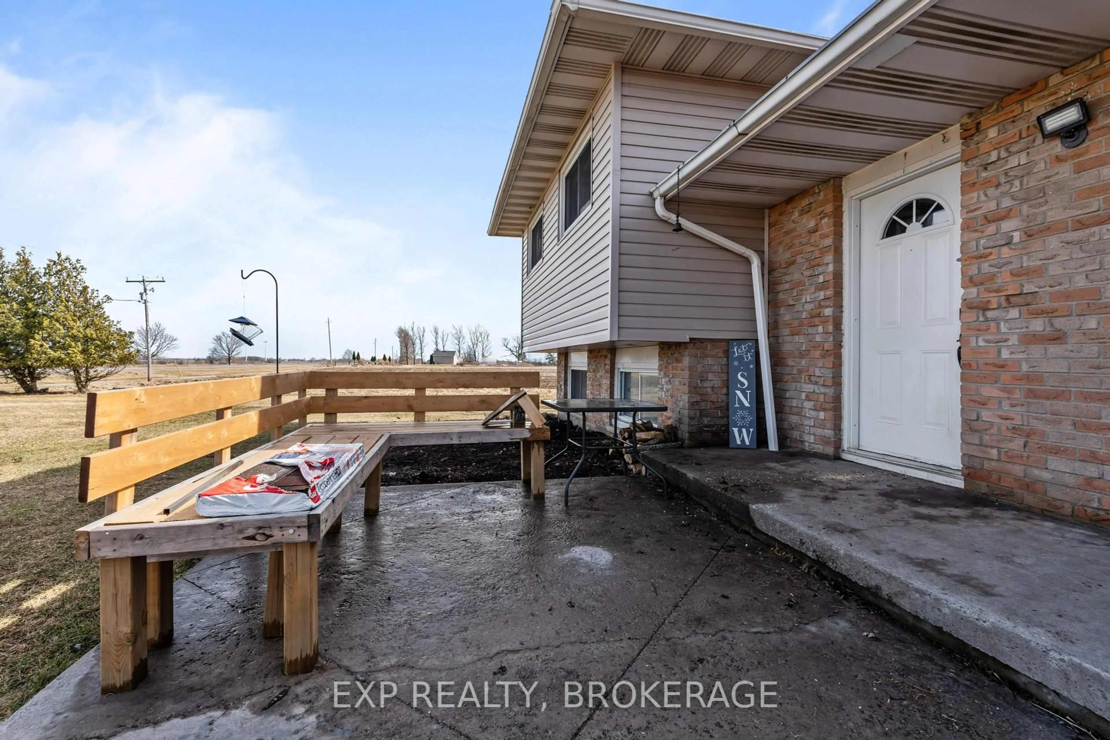 Patio, unknown for 701 HIGHWAY 95, Frontenac Islands Ontario K7M 8W2