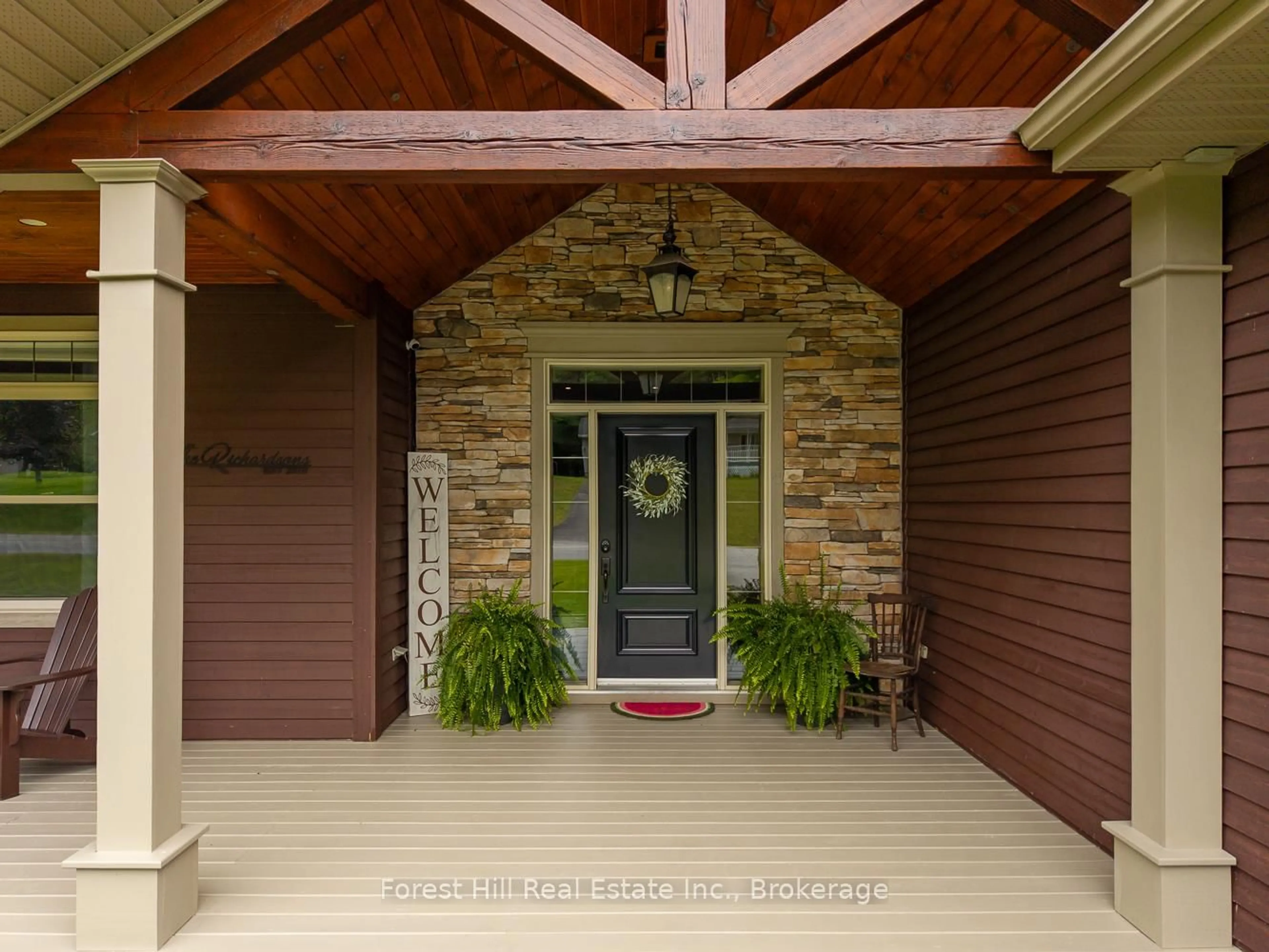 Indoor entryway for 37 Parkway Ave, McDougall Ontario P0G 1G0