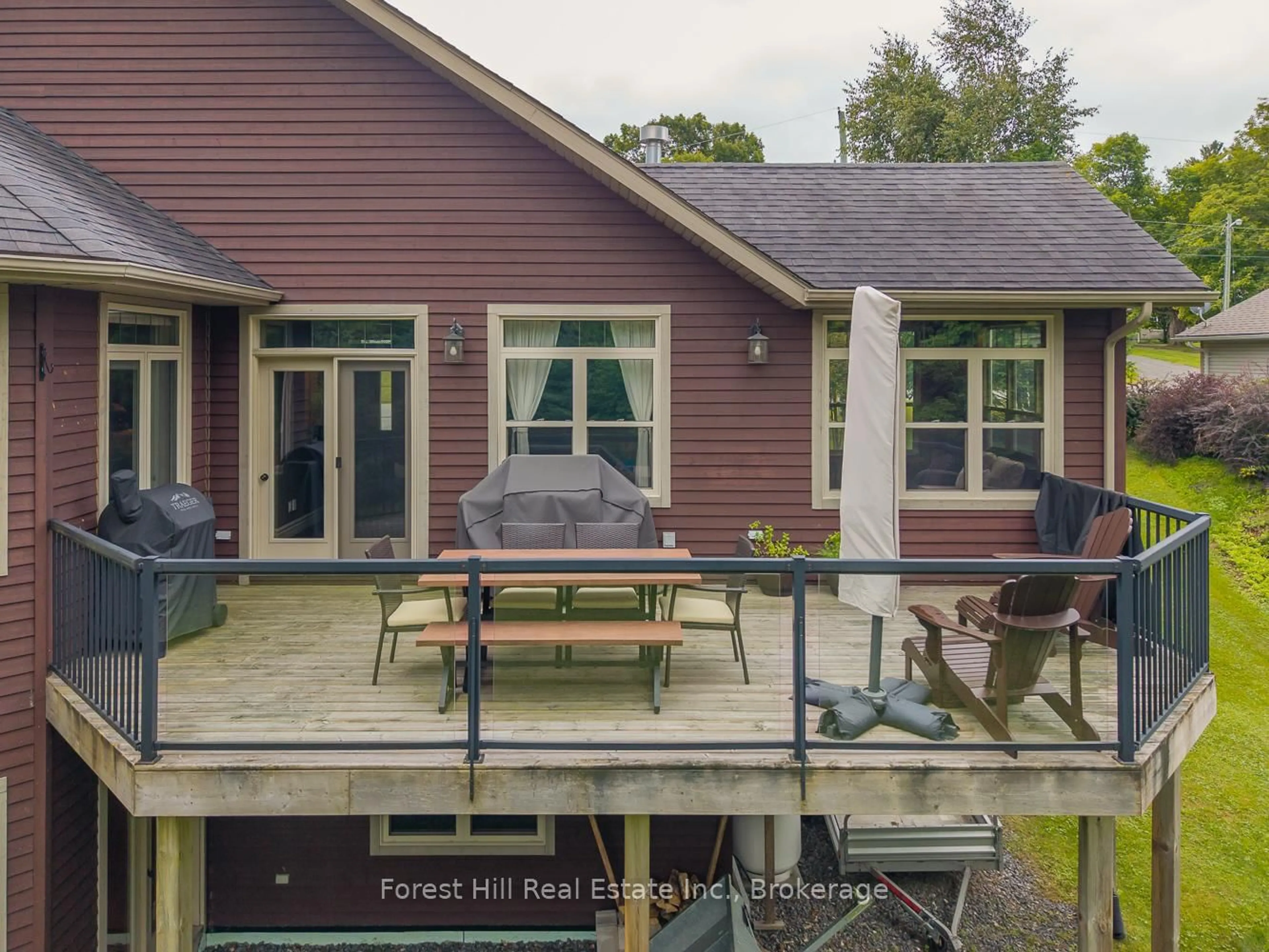 Patio, unknown for 37 Parkway Ave, McDougall Ontario P0G 1G0