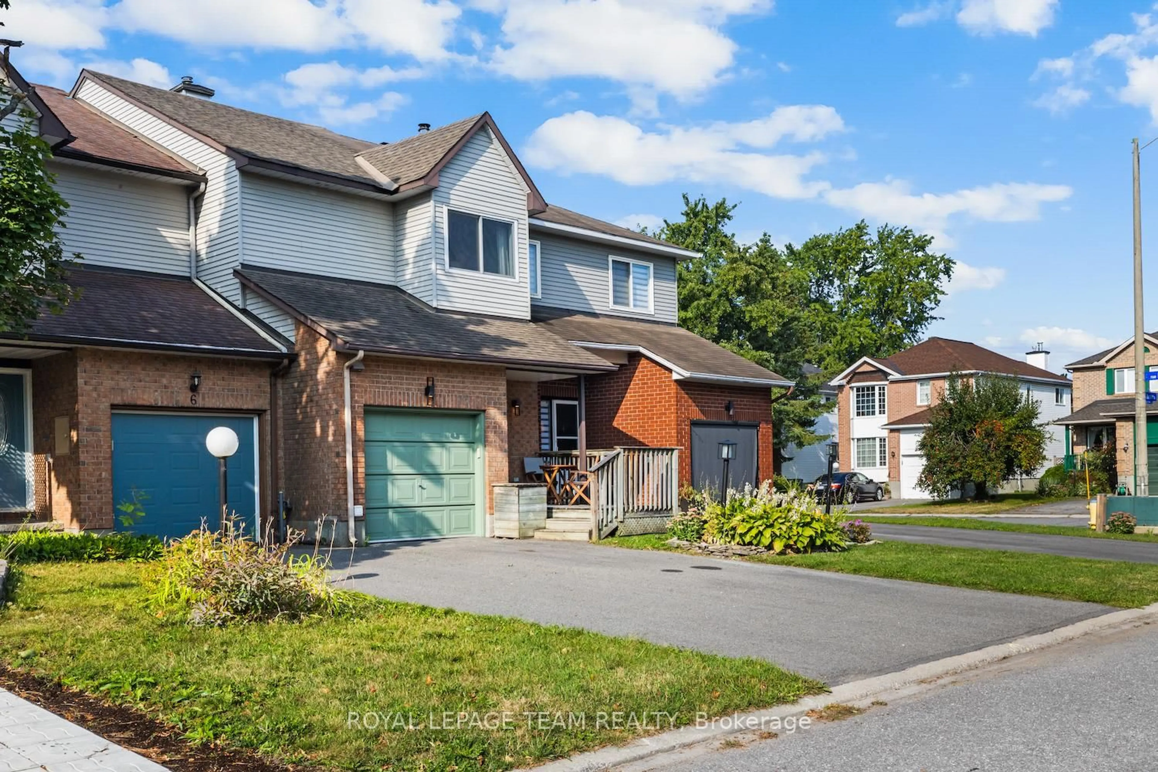 A pic from outside/outdoor area/front of a property/back of a property/a pic from drone, street for 4 Danaher Dr, Ottawa Ontario K2J 3Y6
