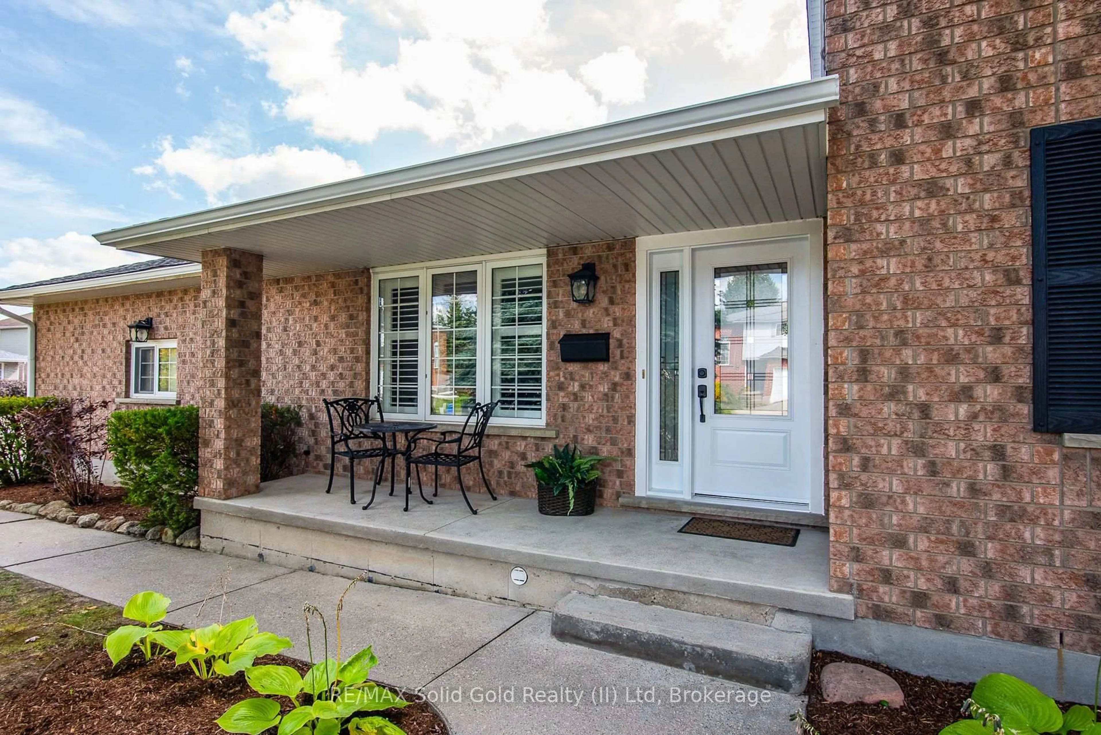 Home with brick exterior material, street for 271 Newbury Dr, Kitchener Ontario N2N 3A3