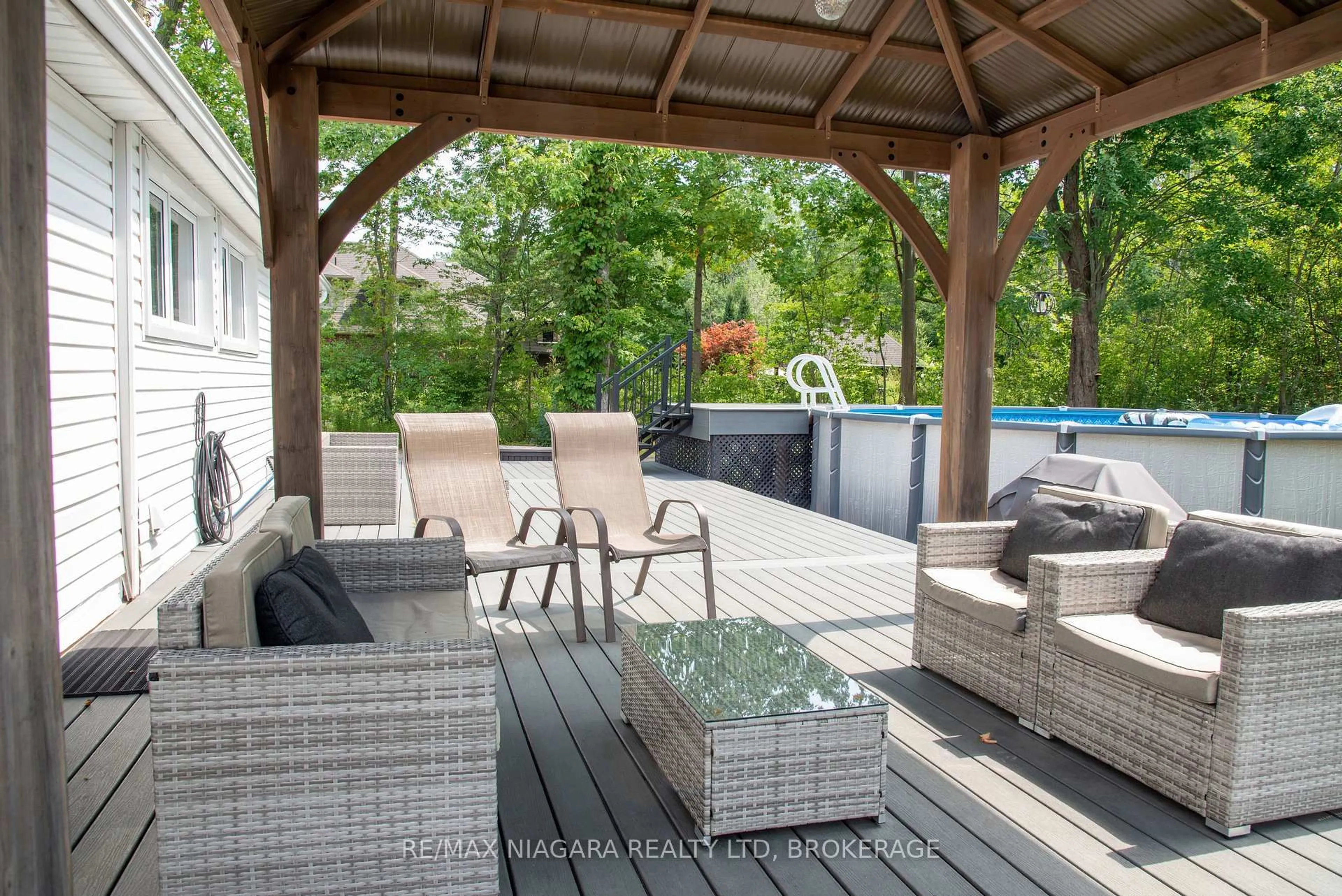 Patio, water/lake/river/ocean view for 3283 GROVE Ave, Fort Erie Ontario L0S 1N0