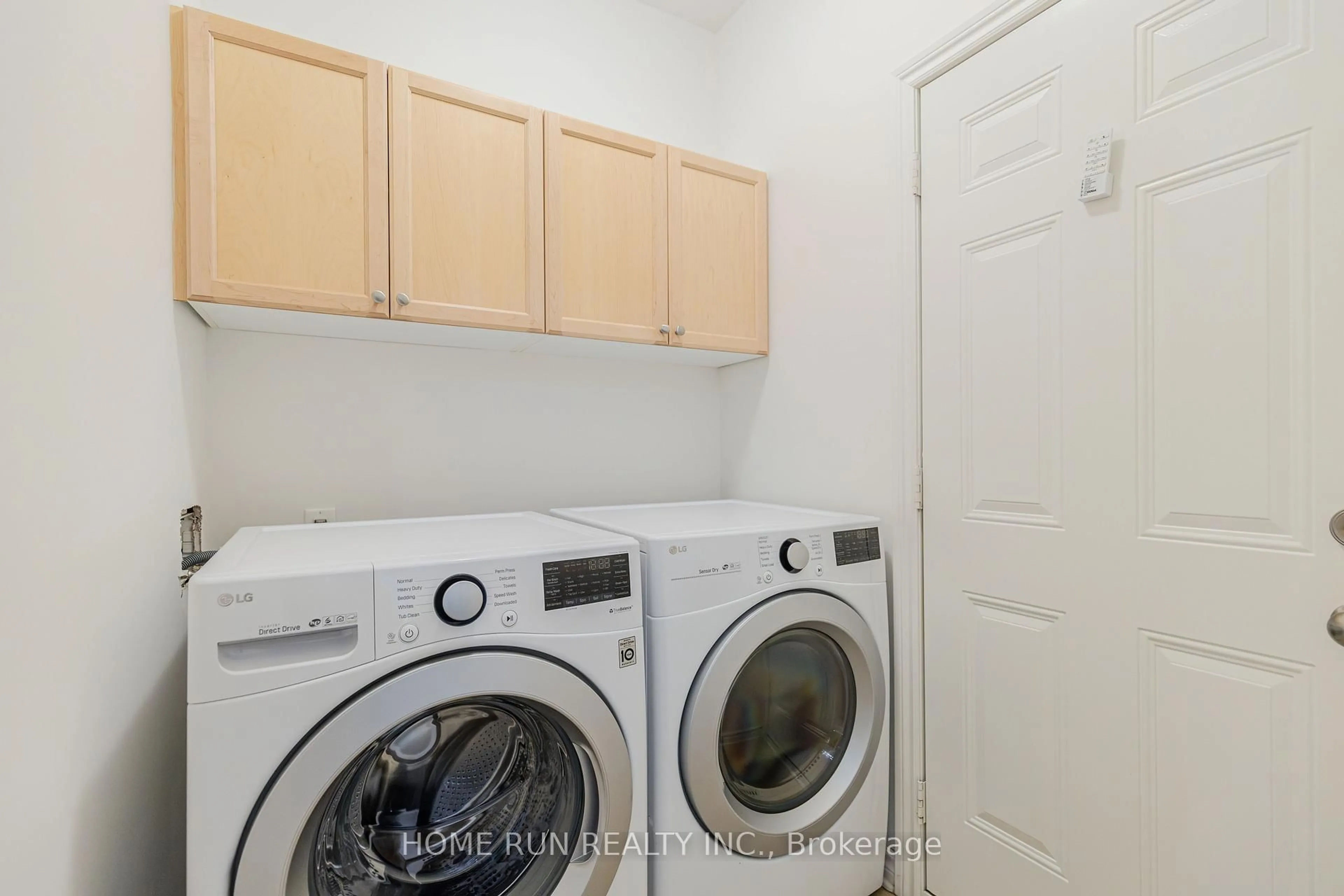 Laundry room for 245 Kiwanis Crt, Ottawa Ontario K1T 0H6