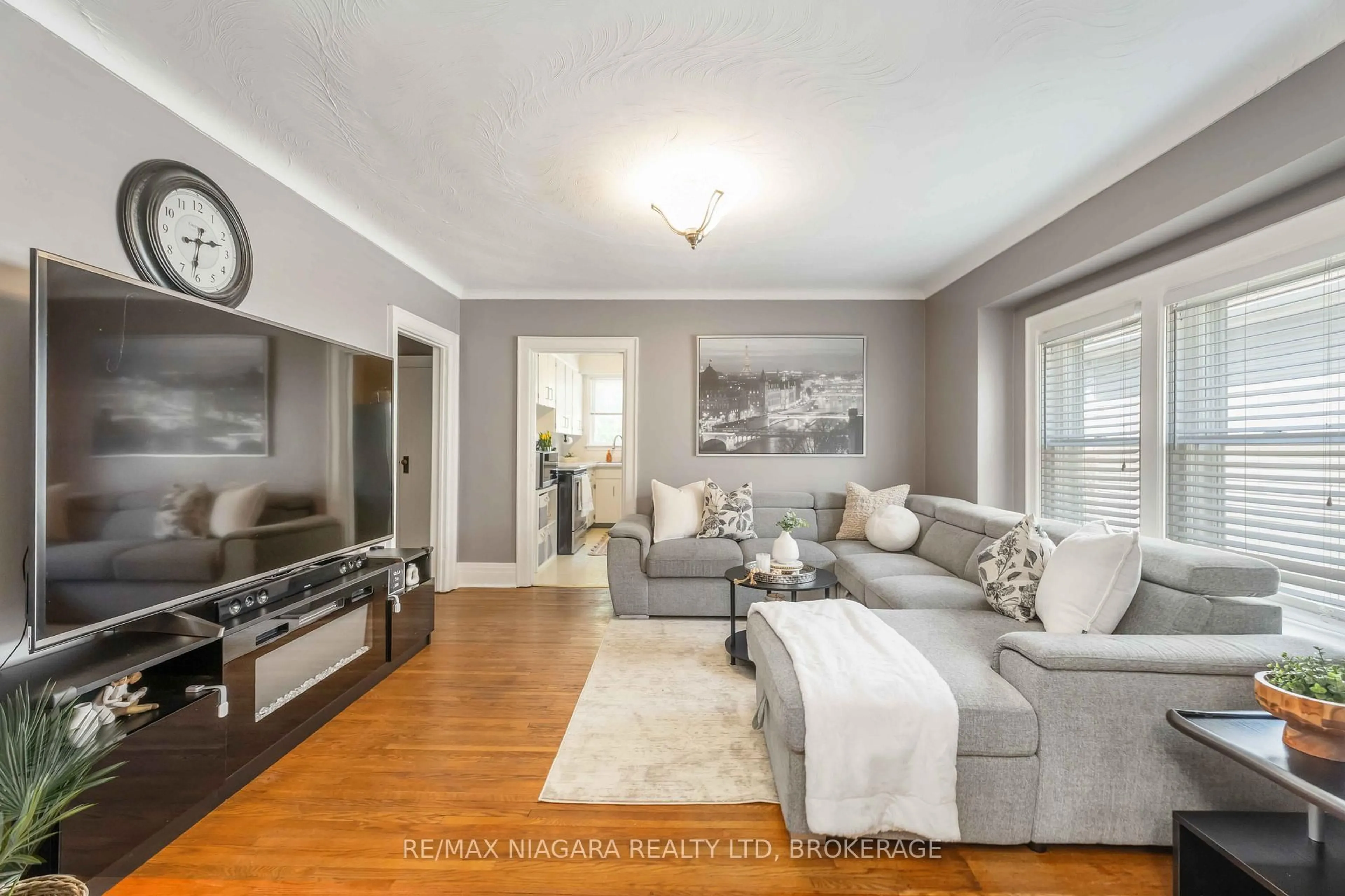 Living room with furniture, unknown for 45 Junkin St, St. Catharines Ontario L2R 1N5