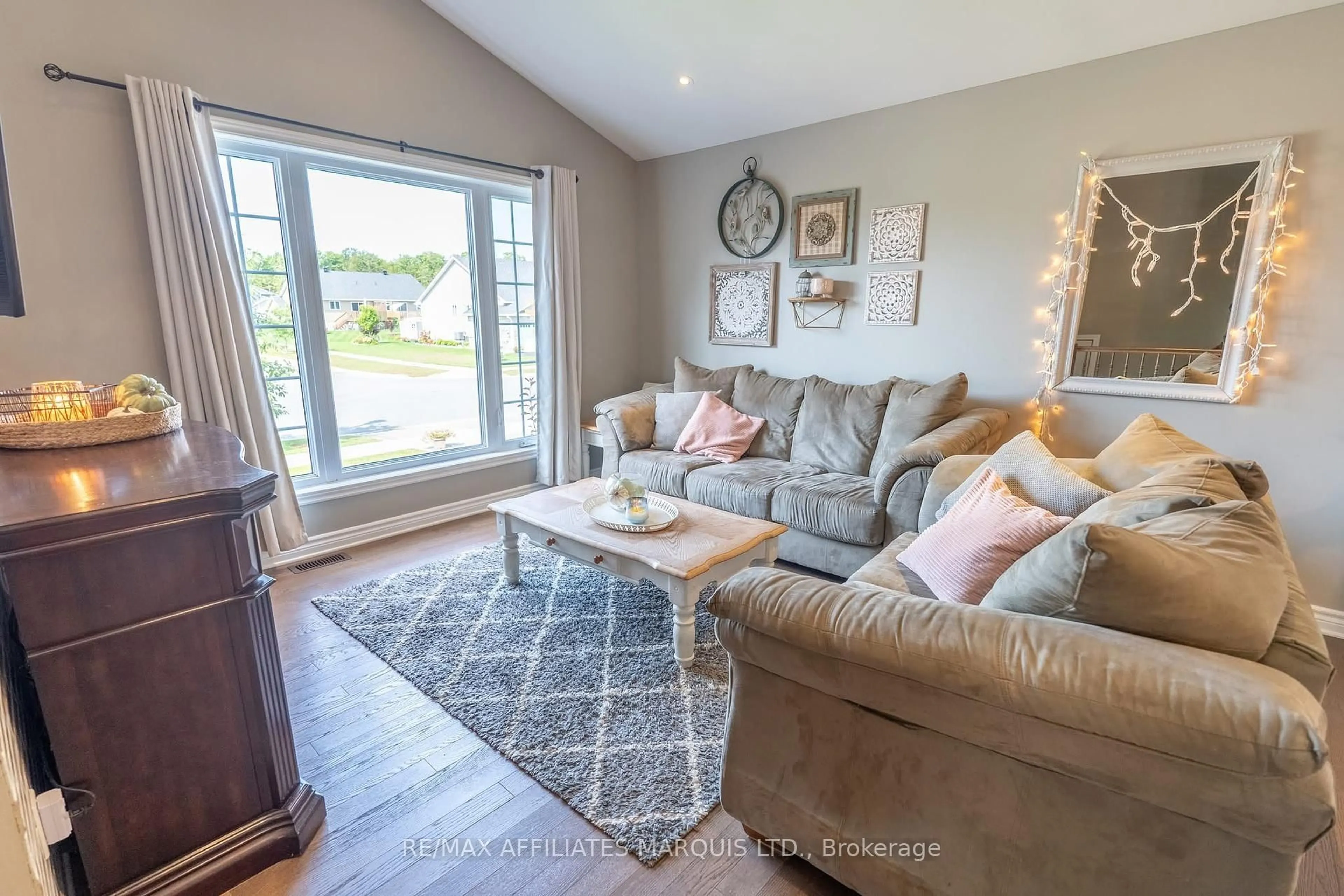 Living room with furniture, unknown for 46 MERCIER Ave, Cornwall Ontario K6K 0B8
