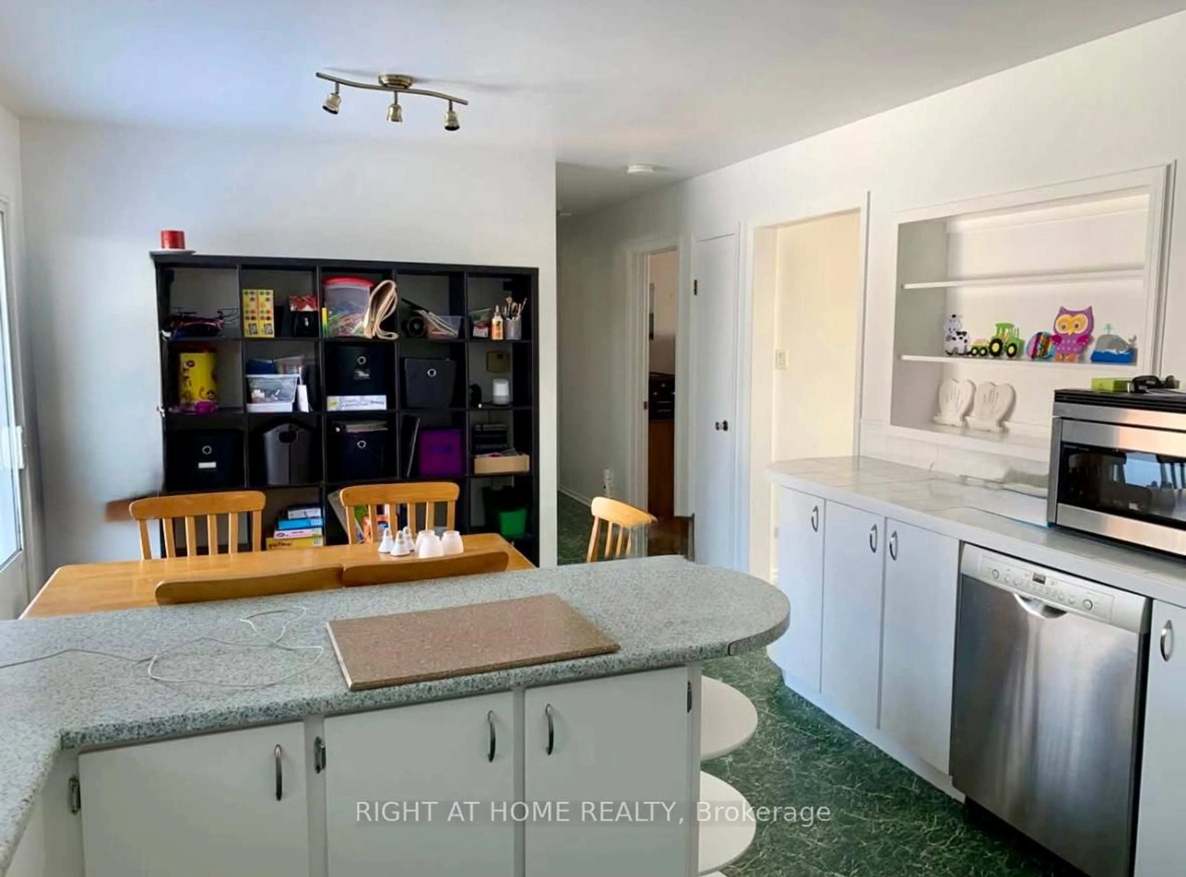 Open concept kitchen, unknown for 220 King St, Kawartha Lakes Ontario K0M 2T0