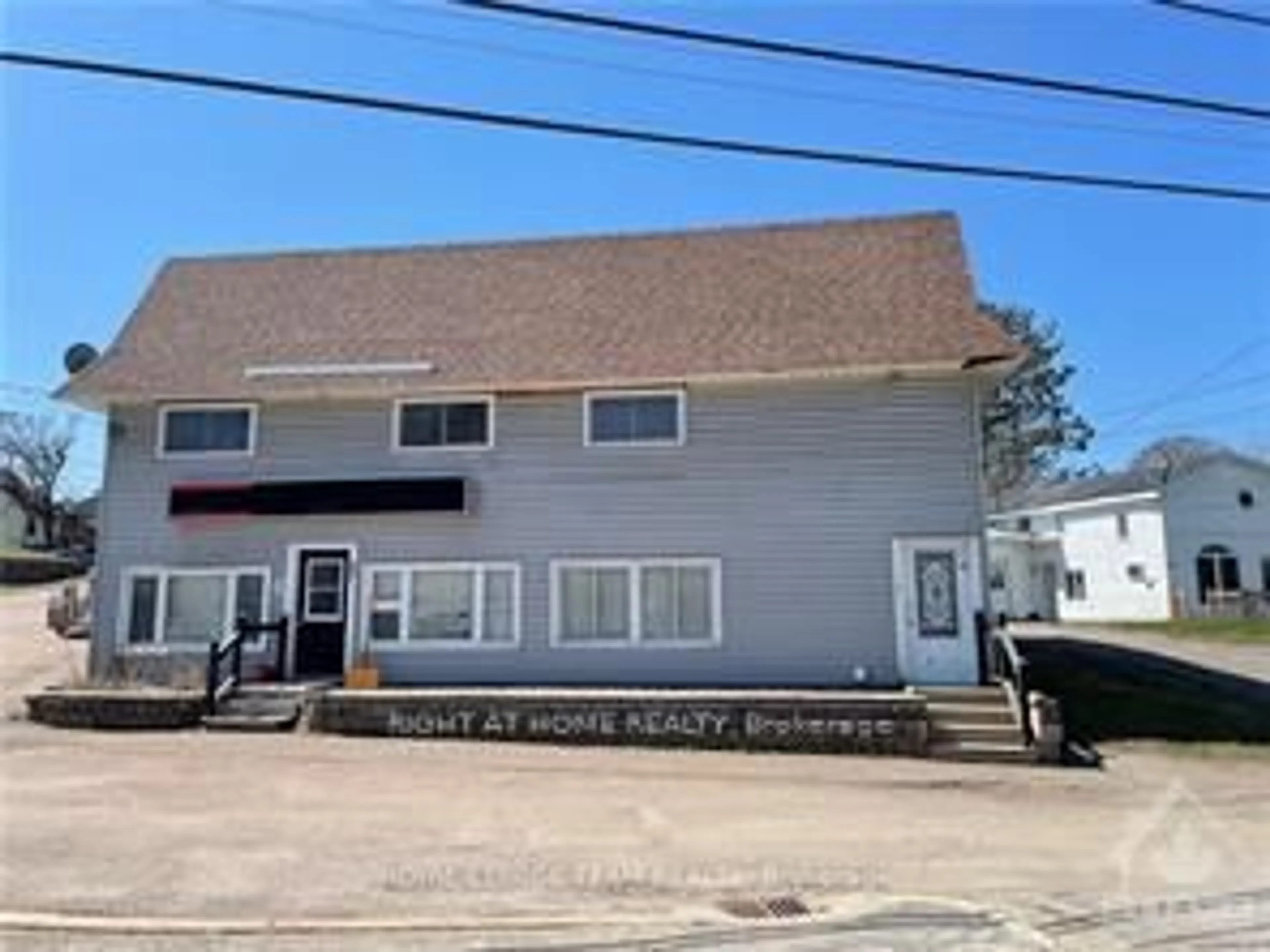 A pic from outside/outdoor area/front of a property/back of a property/a pic from drone, building for 45 Pembroke St, Cobden Ontario K0J 1K0