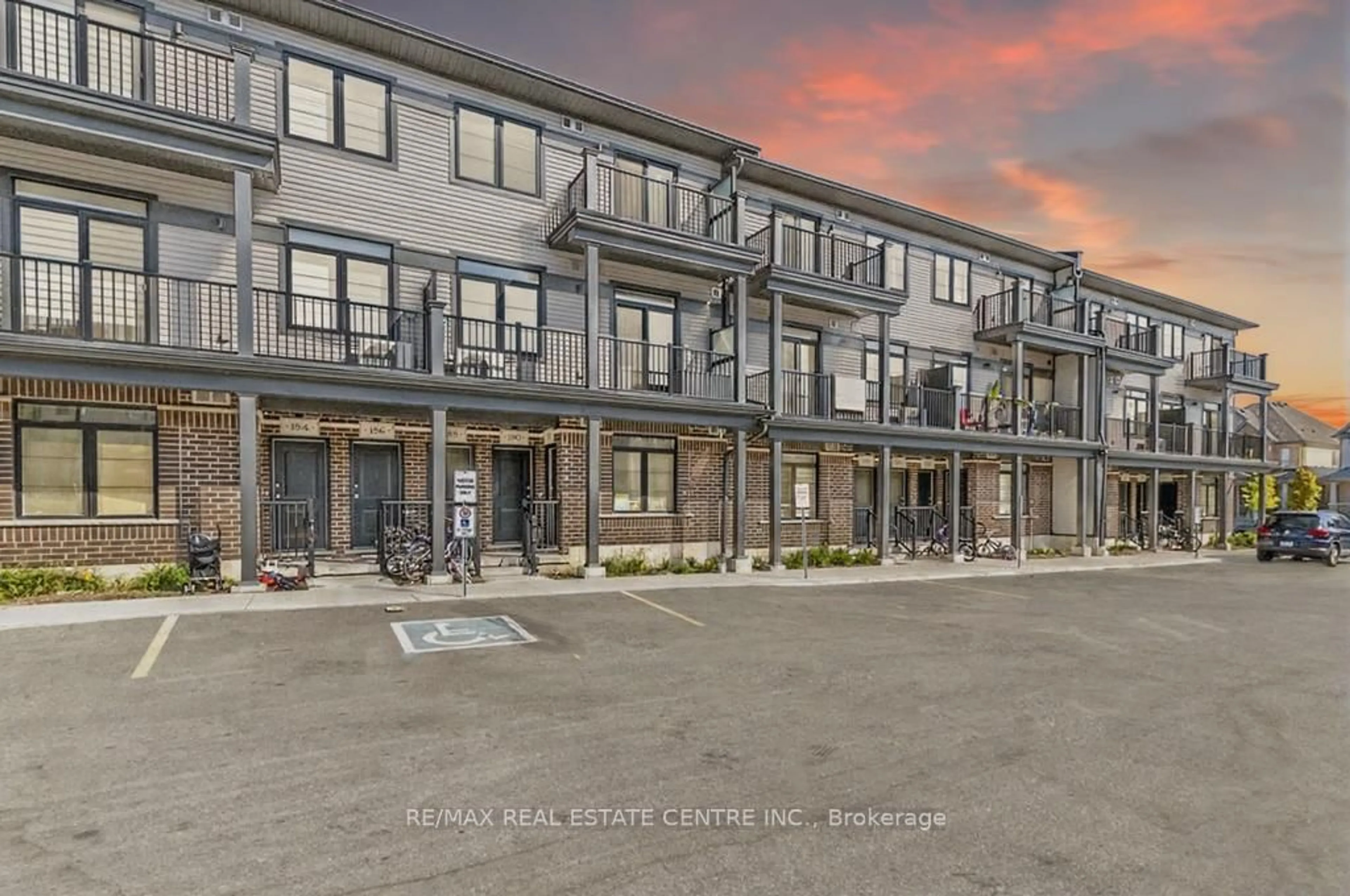 A pic from outside/outdoor area/front of a property/back of a property/a pic from drone, street for 190 Wheat Lane, Kitchener Ontario N2R 0R4