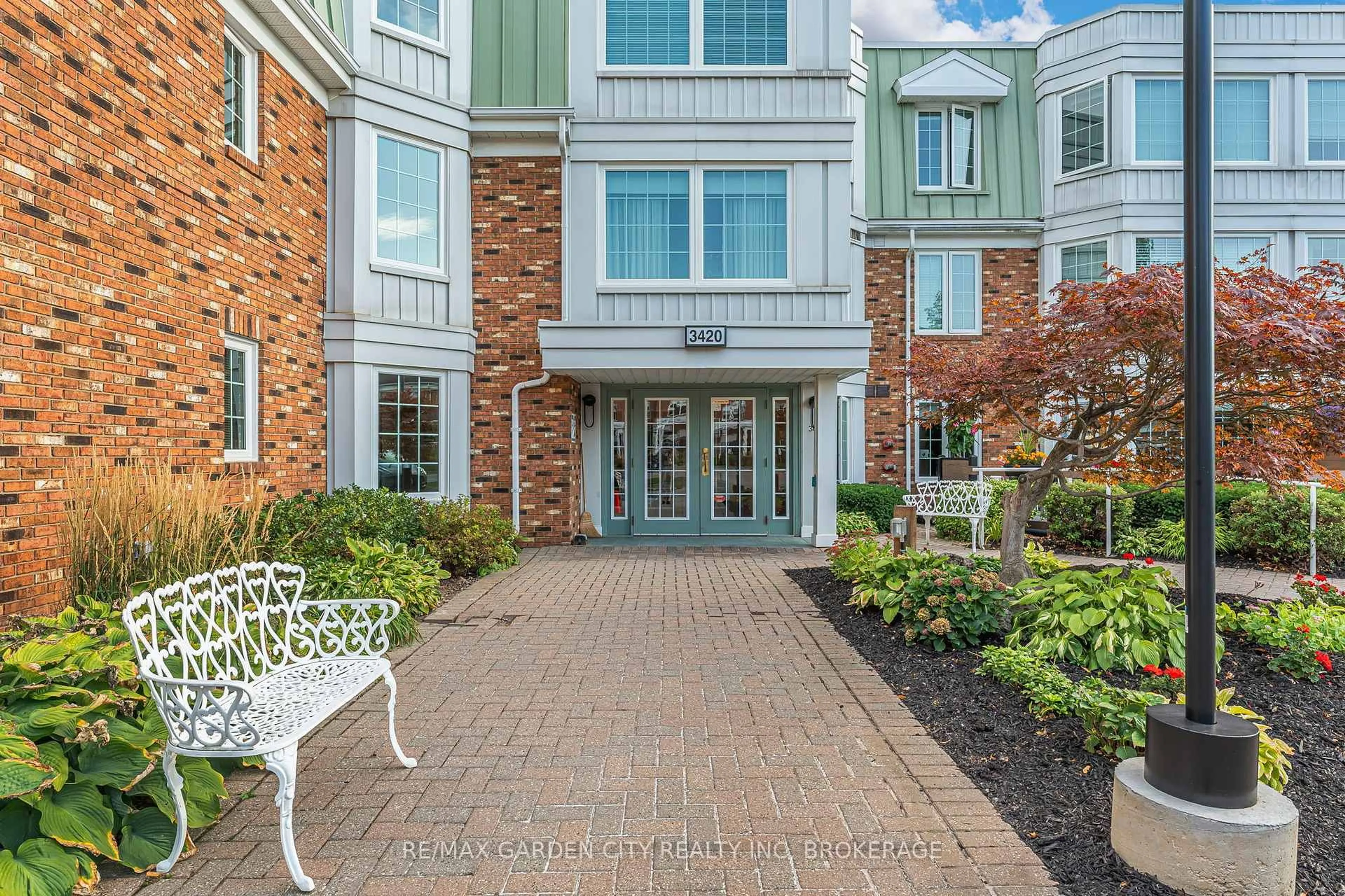 Patio, street for 3420 Frederick Ave #106, Lincoln Ontario L0R 2C0