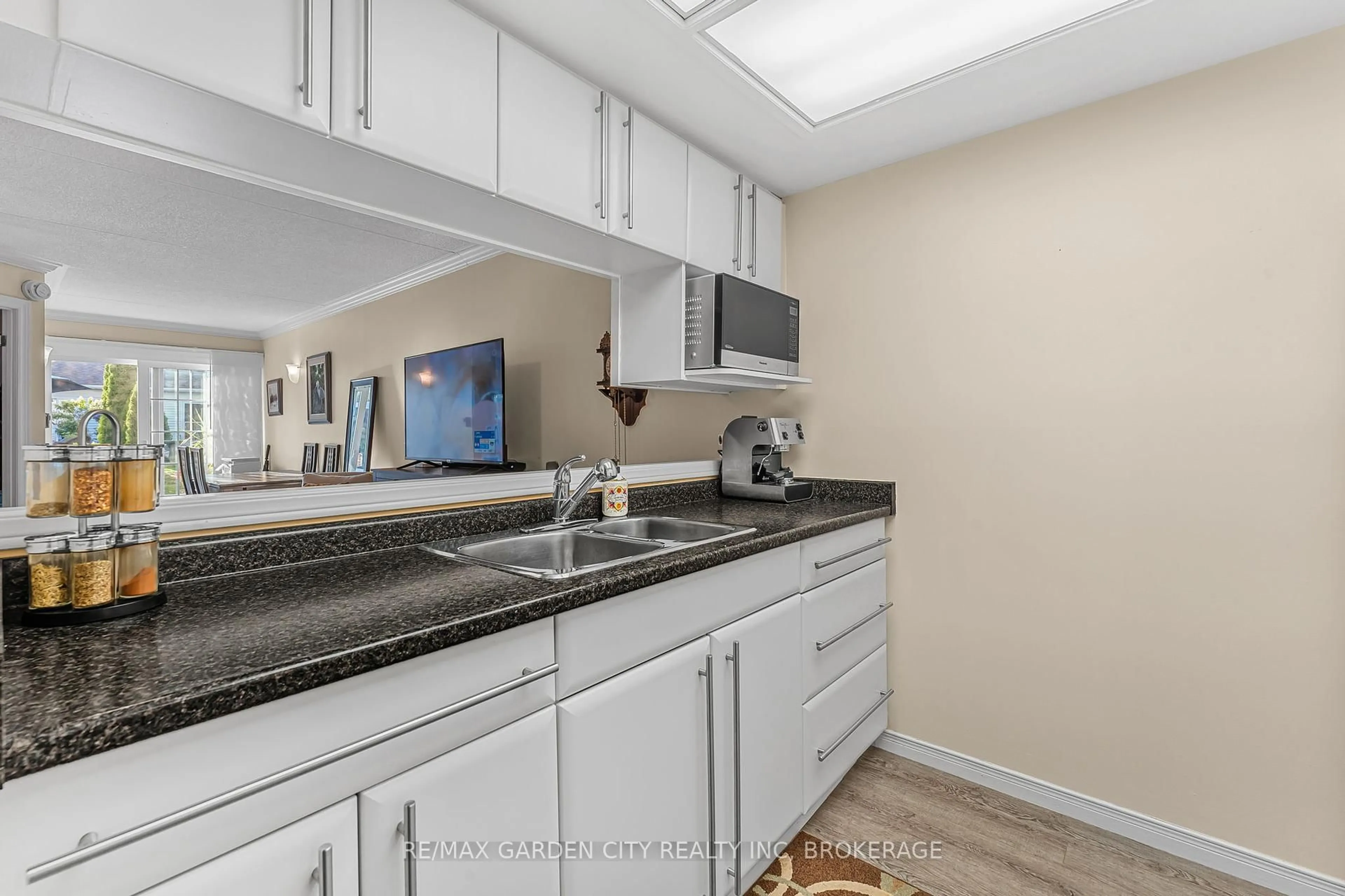 Standard kitchen, unknown for 3420 Frederick Ave #106, Lincoln Ontario L0R 2C0