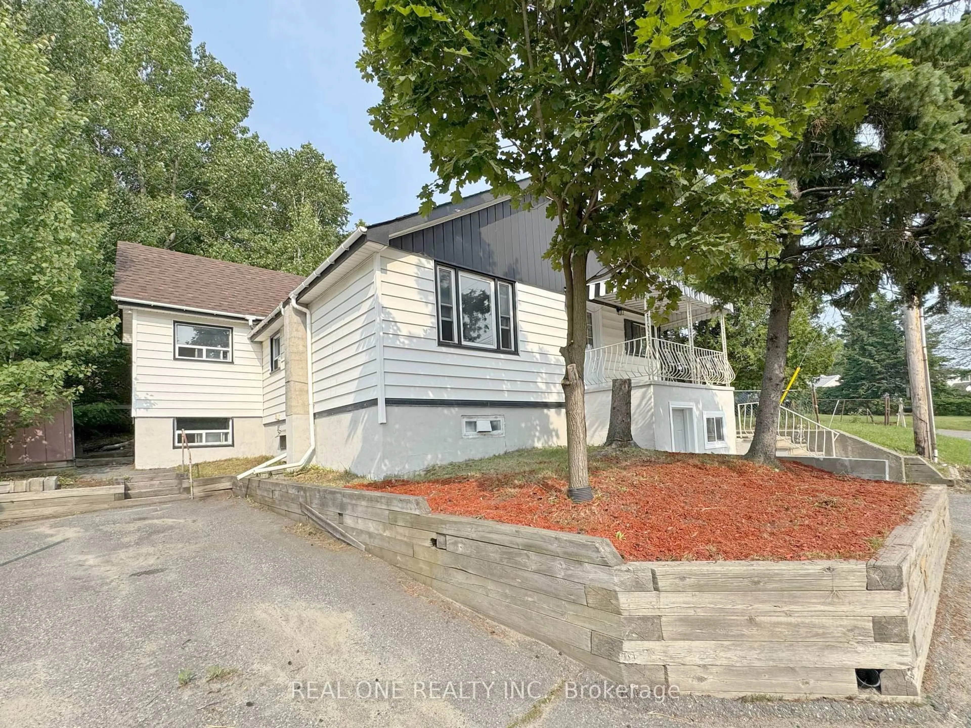 A pic from outside/outdoor area/front of a property/back of a property/a pic from drone, unknown for 1274 Martindale Rd, Greater Sudbury Ontario P3E 4J5