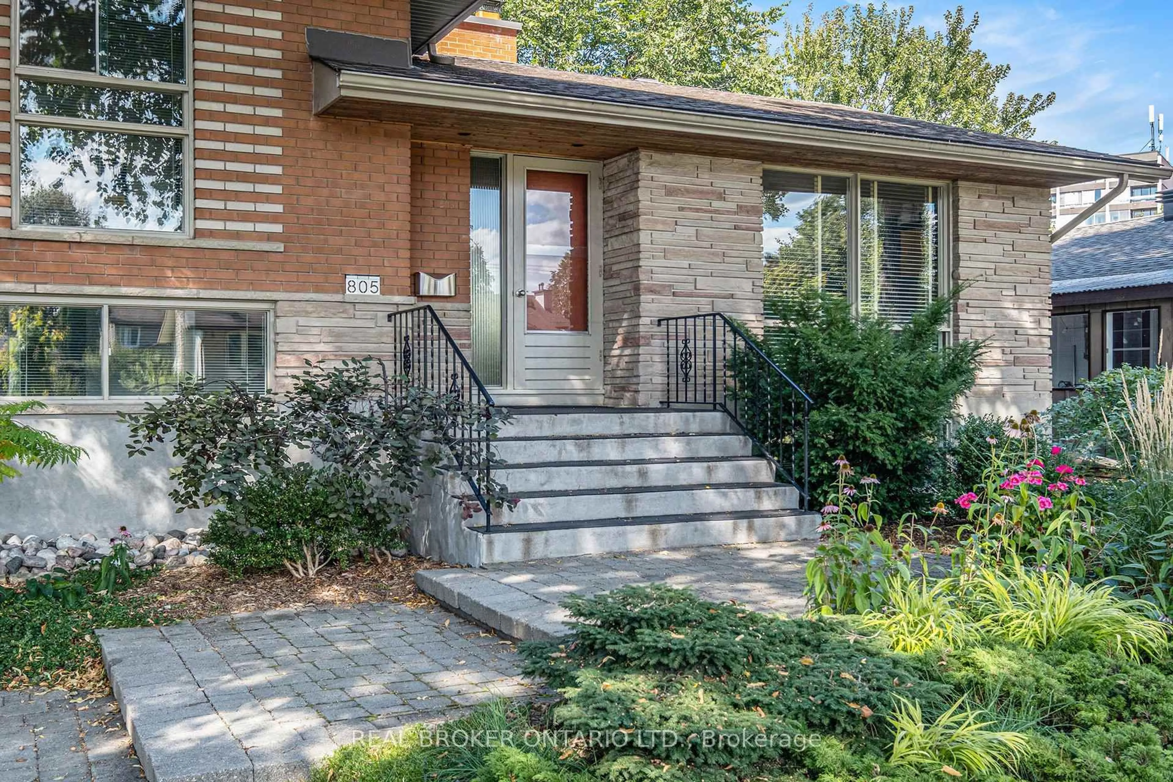 Home with brick exterior material, street for 805 Nicholson Ave, Ottawa Ontario K1V 6N4