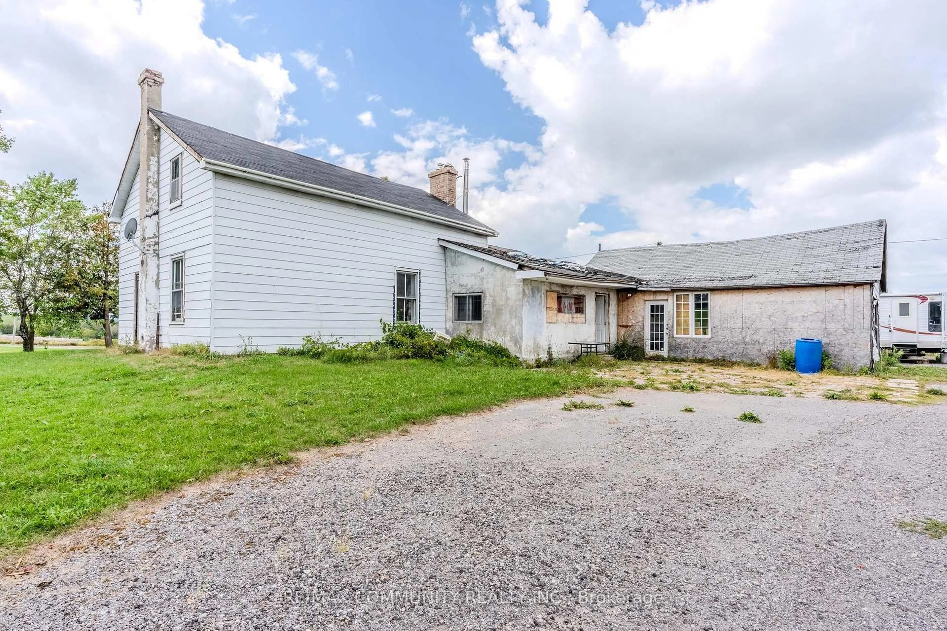 A pic from outside/outdoor area/front of a property/back of a property/a pic from drone, building for 754 Porter Rd, Kawartha Lakes Ontario L0A 1K0