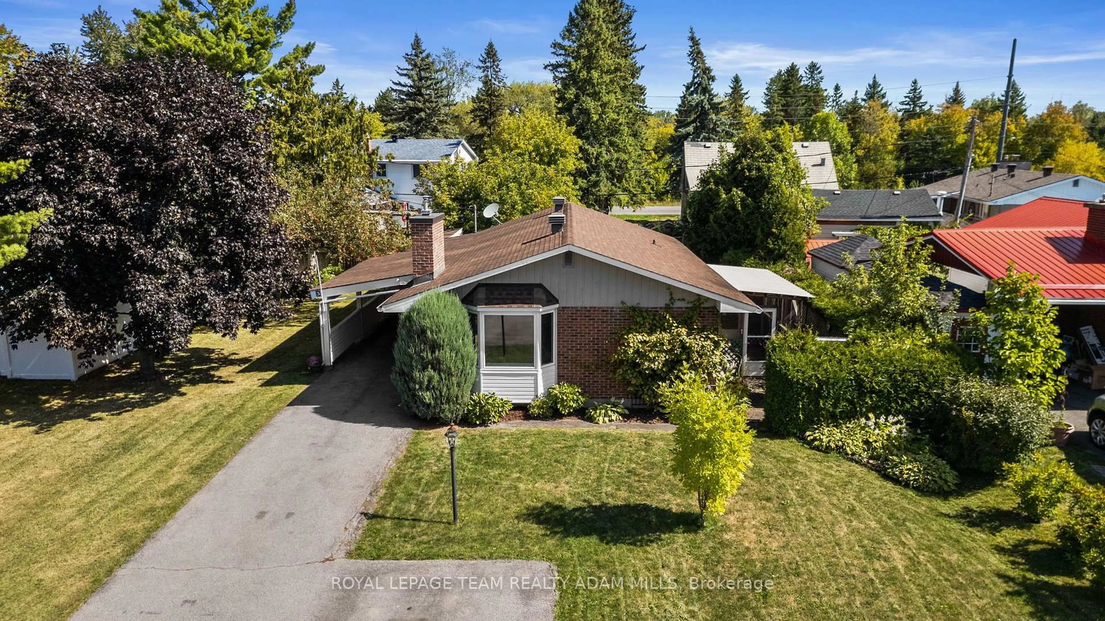A pic from outside/outdoor area/front of a property/back of a property/a pic from drone, water/lake/river/ocean view for 3 Domus Cres, Nepean Ontario K2H 6A3