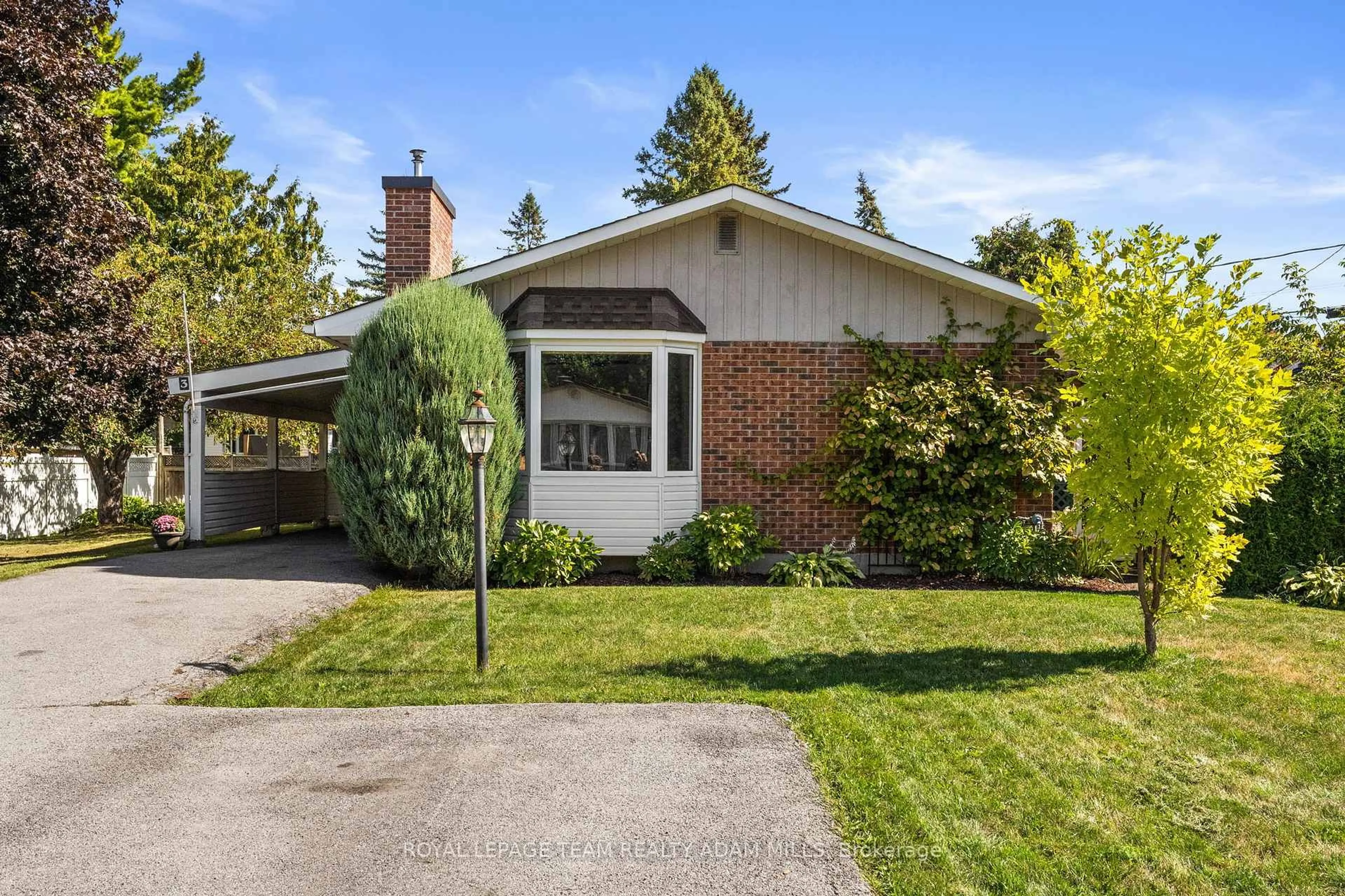 Unknown for 3 Domus Cres, Nepean Ontario K2H 6A3