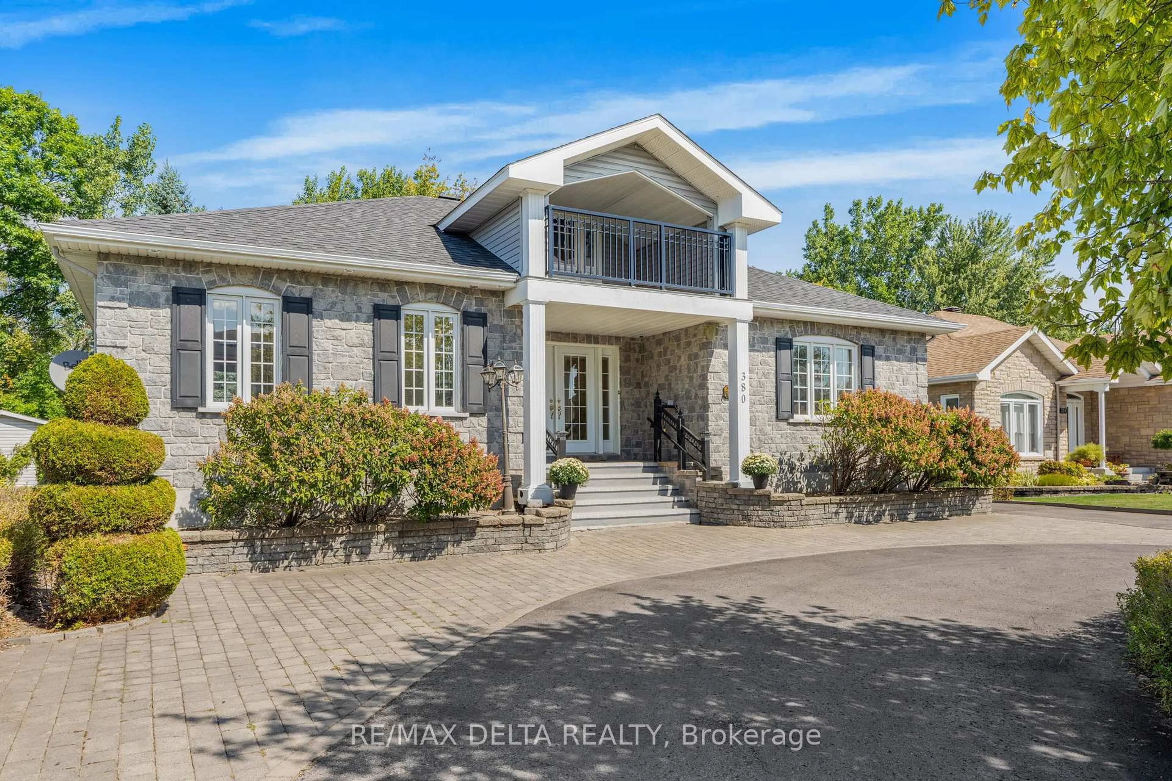 Unknown for 380 Albert St, Hawkesbury Ontario K6A 3J8