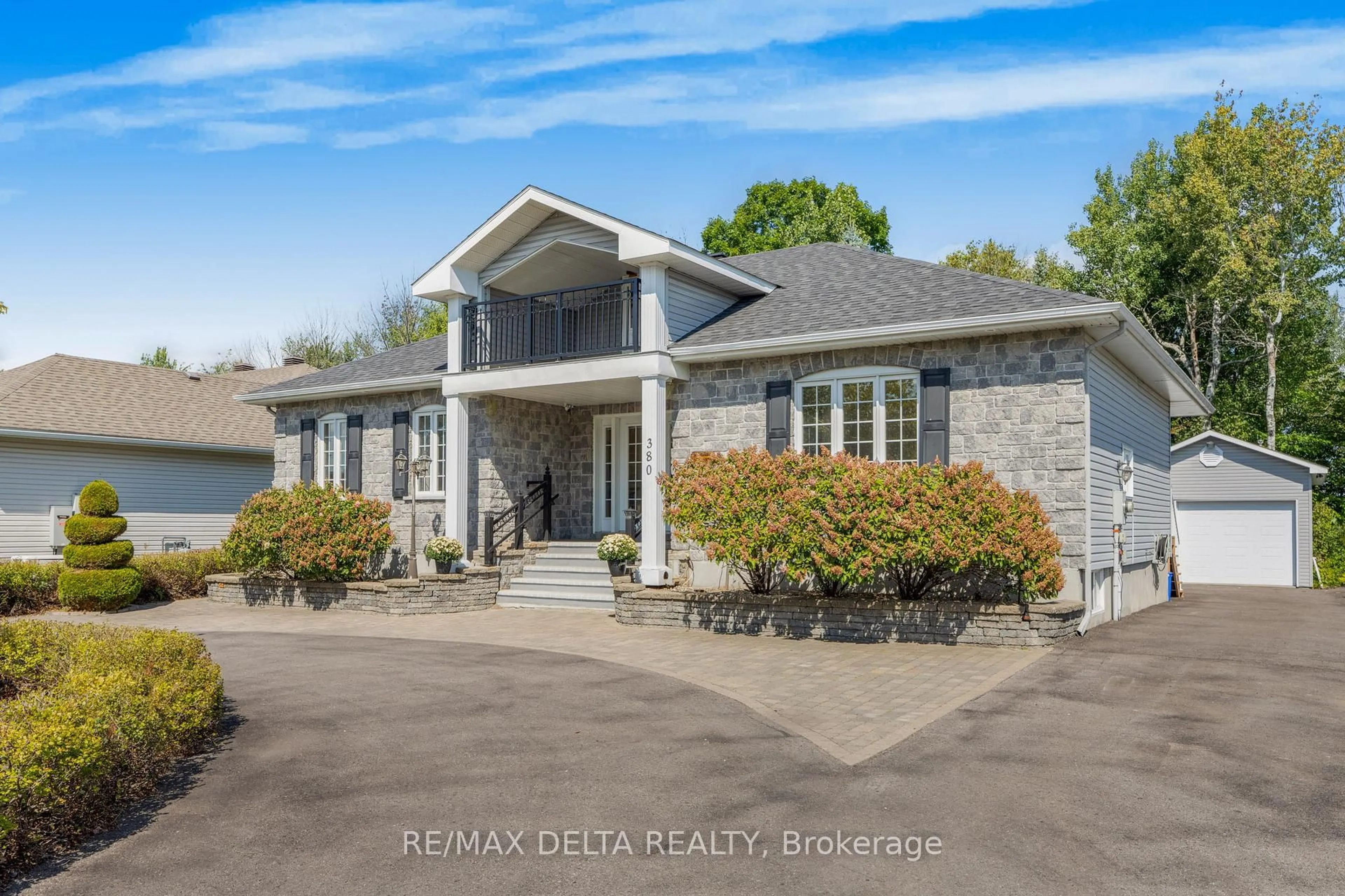 Unknown for 380 Albert St, Hawkesbury Ontario K6A 3J8
