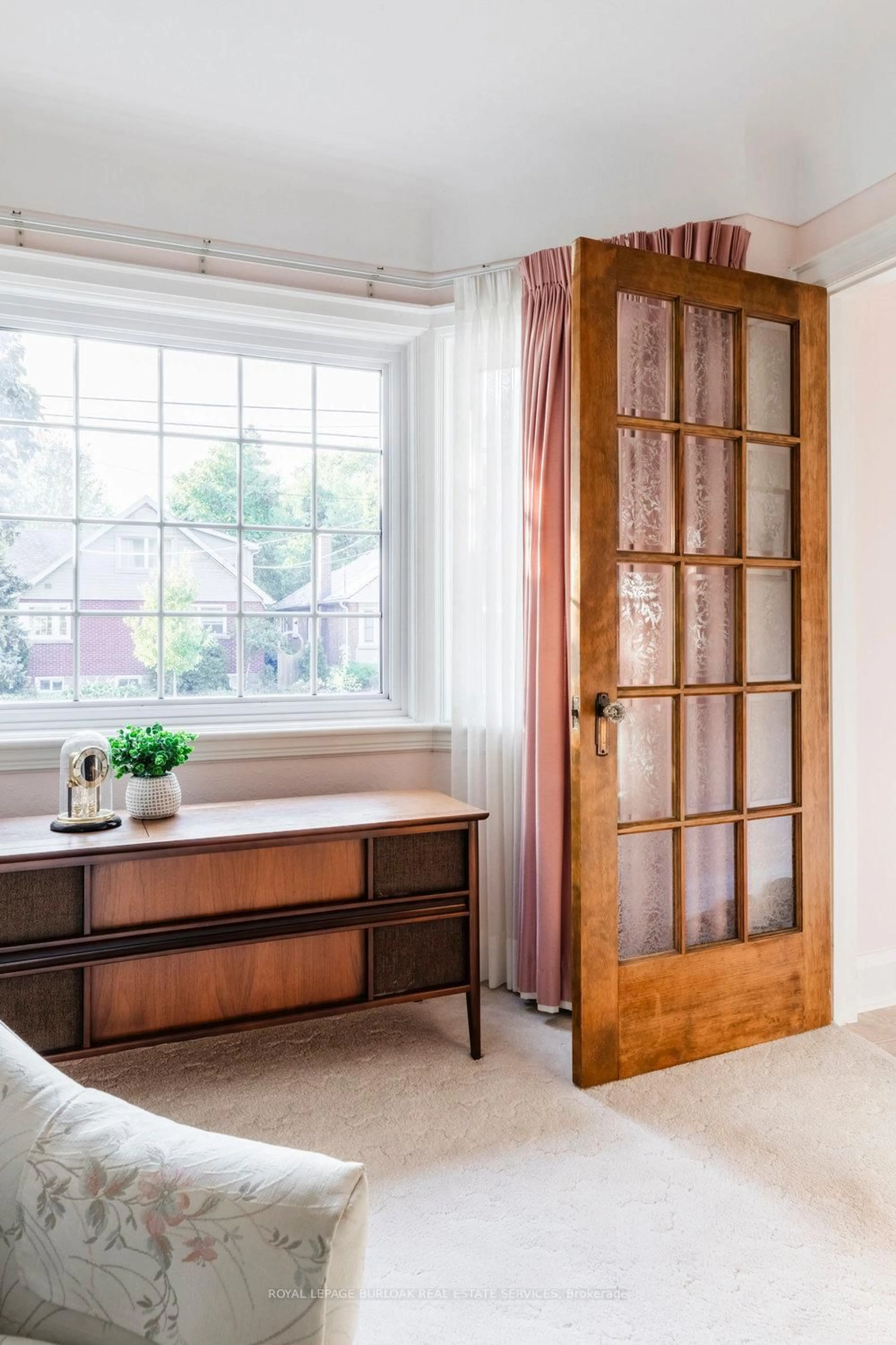 Contemporary bathroom, unknown for 101 Belvidere Ave, Hamilton Ontario L9A 3B6