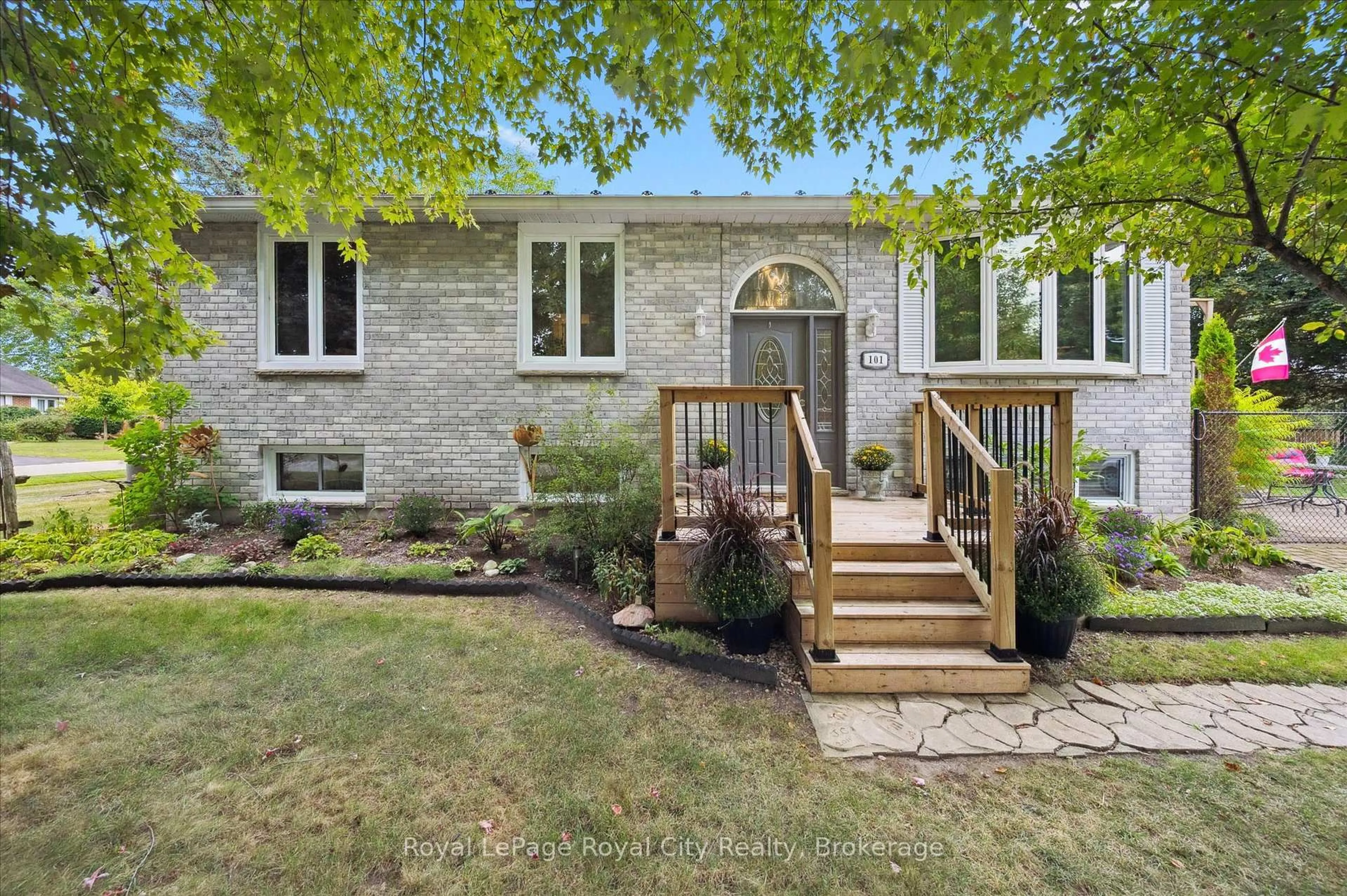 Home with brick exterior material, street for 101 Landrex Blvd, Guelph/Eramosa Ontario N0B 2K0
