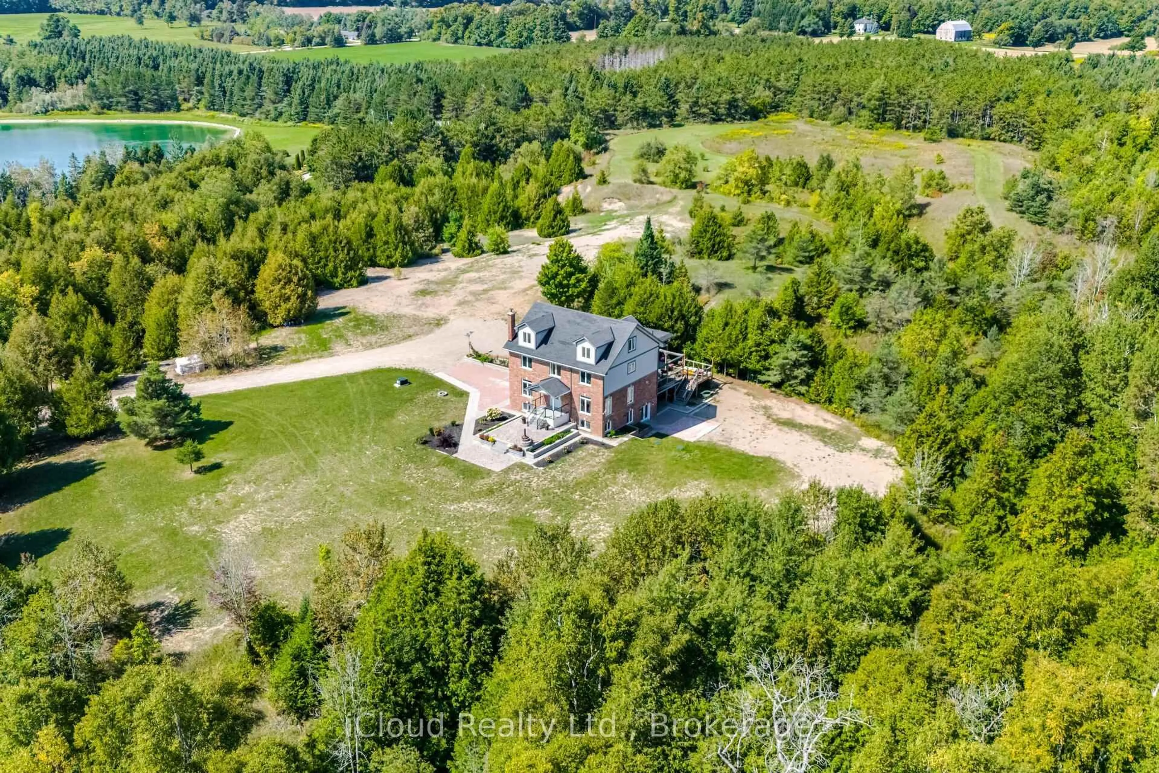 A pic from outside/outdoor area/front of a property/back of a property/a pic from drone, unknown for 346195 15th Sdrd, Mono Ontario L9W 6R9