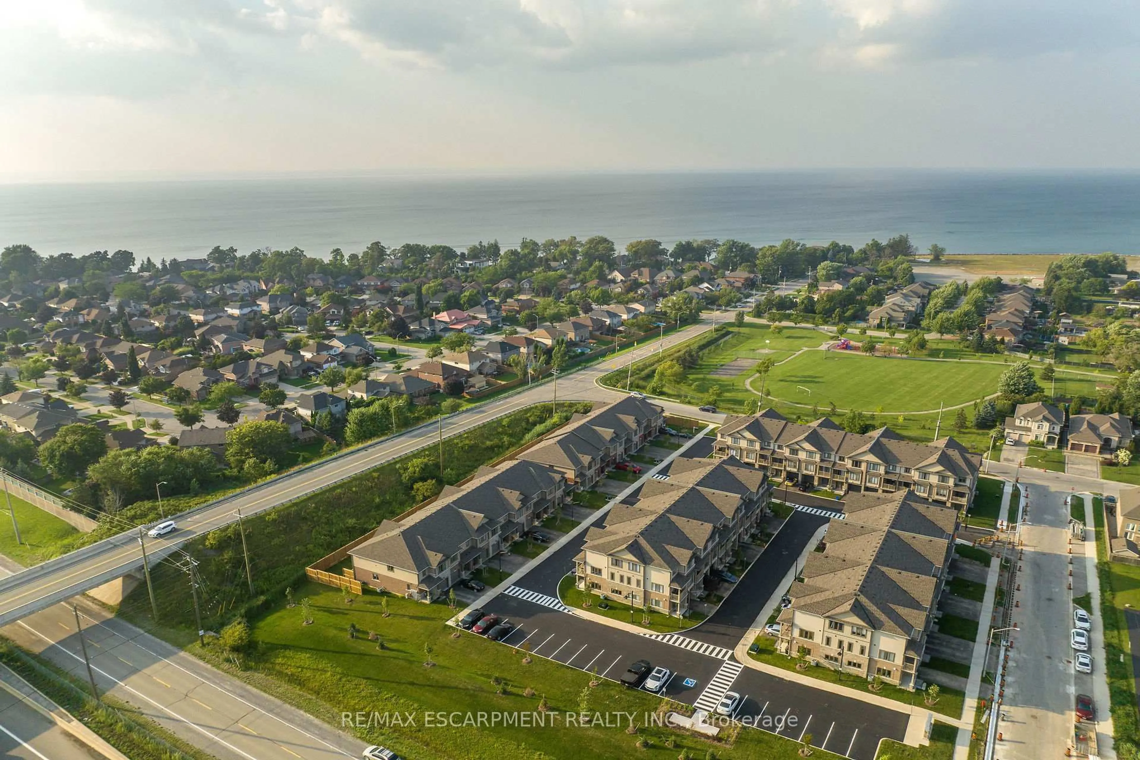 A pic from outside/outdoor area/front of a property/back of a property/a pic from drone, street for 27 Rachel Dr #24, Hamilton Ontario L8E 0K6