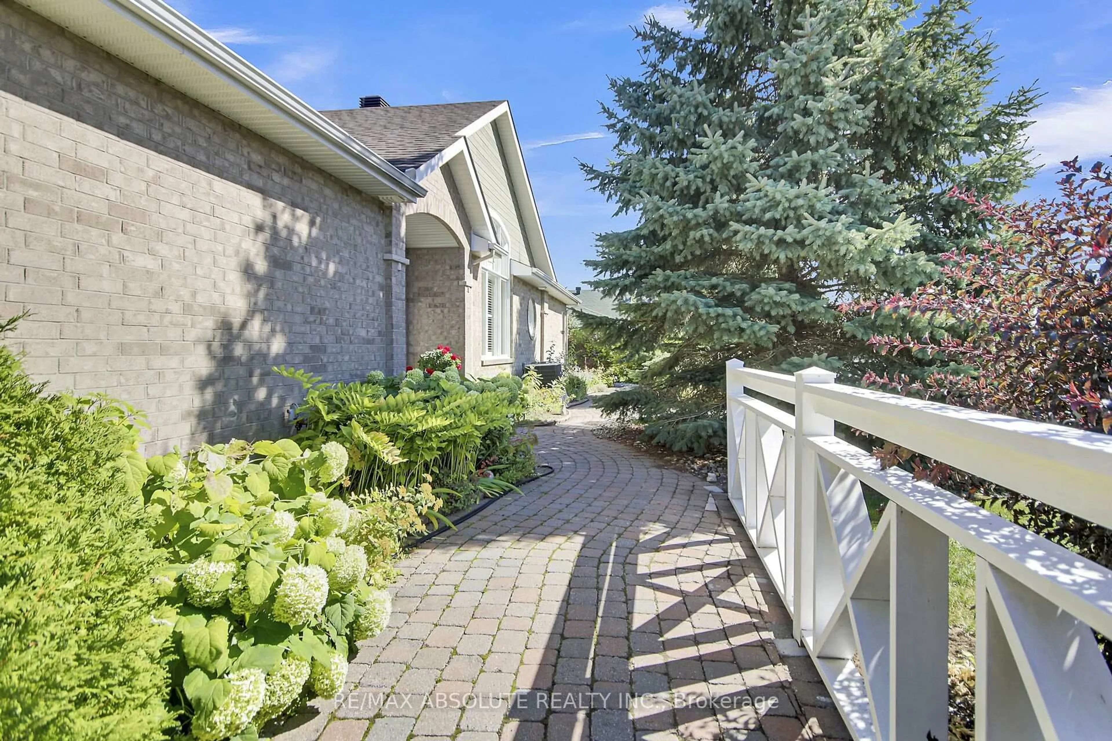 Patio, street for 79 NIGHTHAWK Cres, Kanata Ontario K2M 2V2