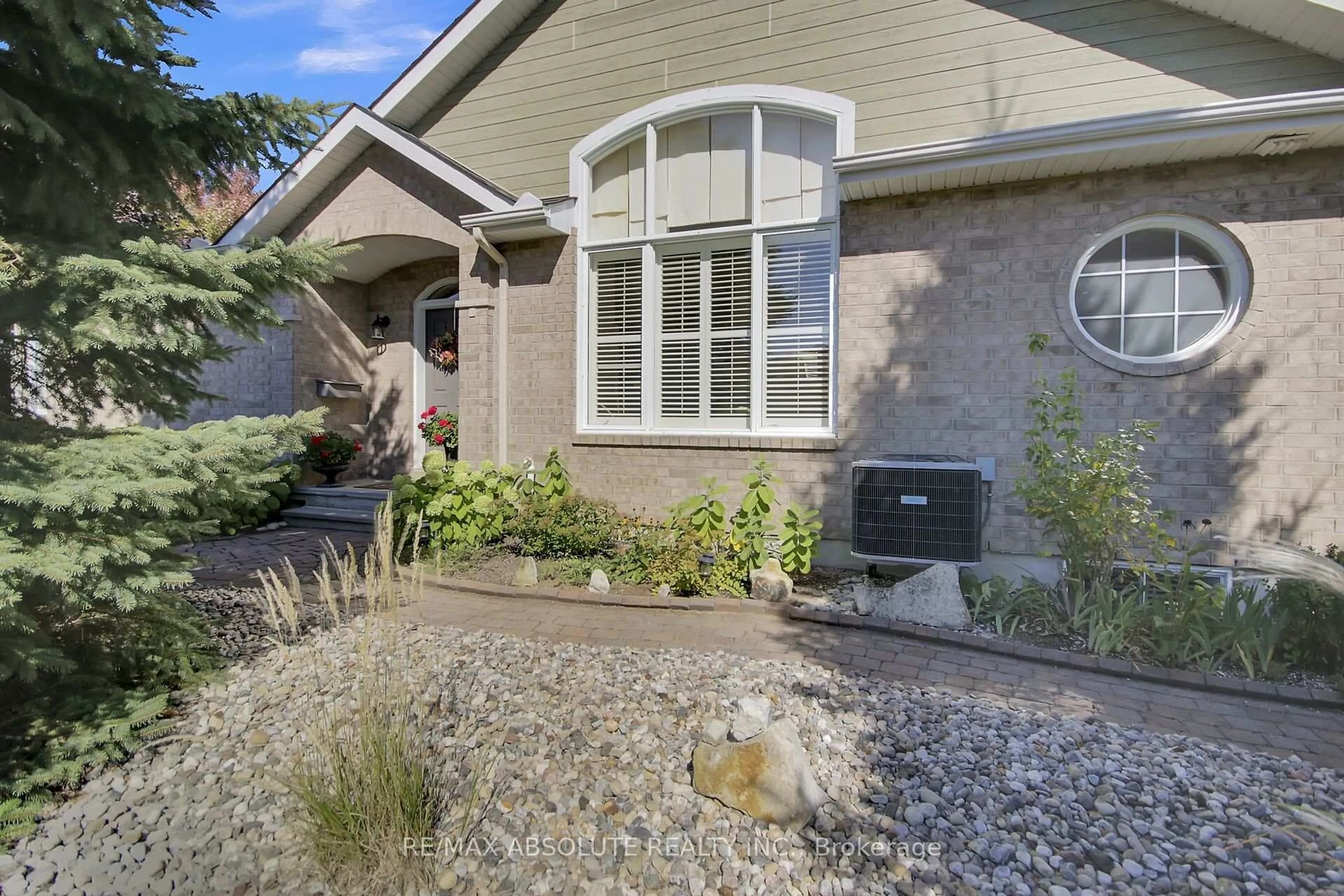 Unknown for 79 NIGHTHAWK Cres, Kanata Ontario K2M 2V2