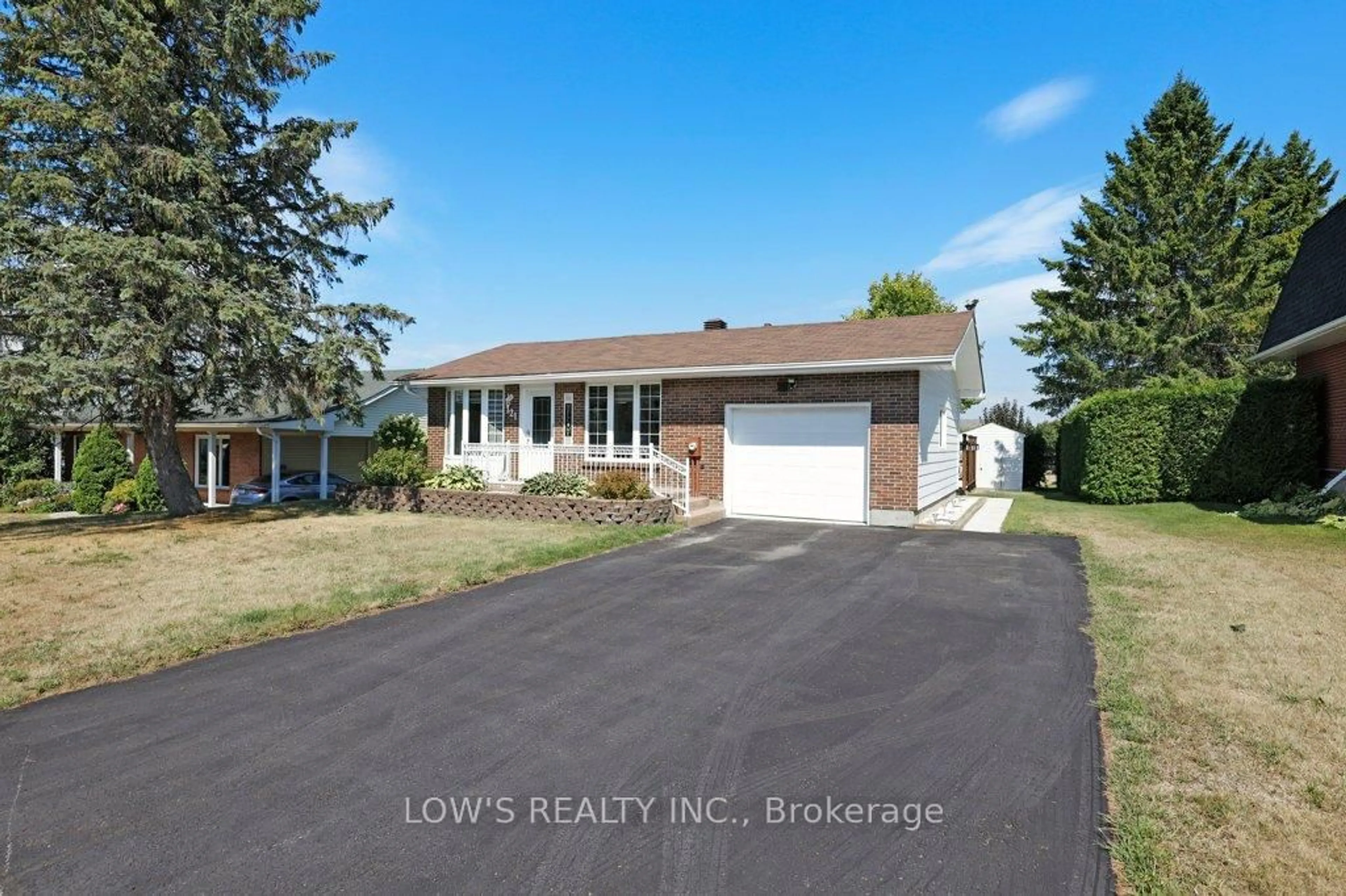 Unknown for 121 Barton St, Champlain Ontario K0B 1R0