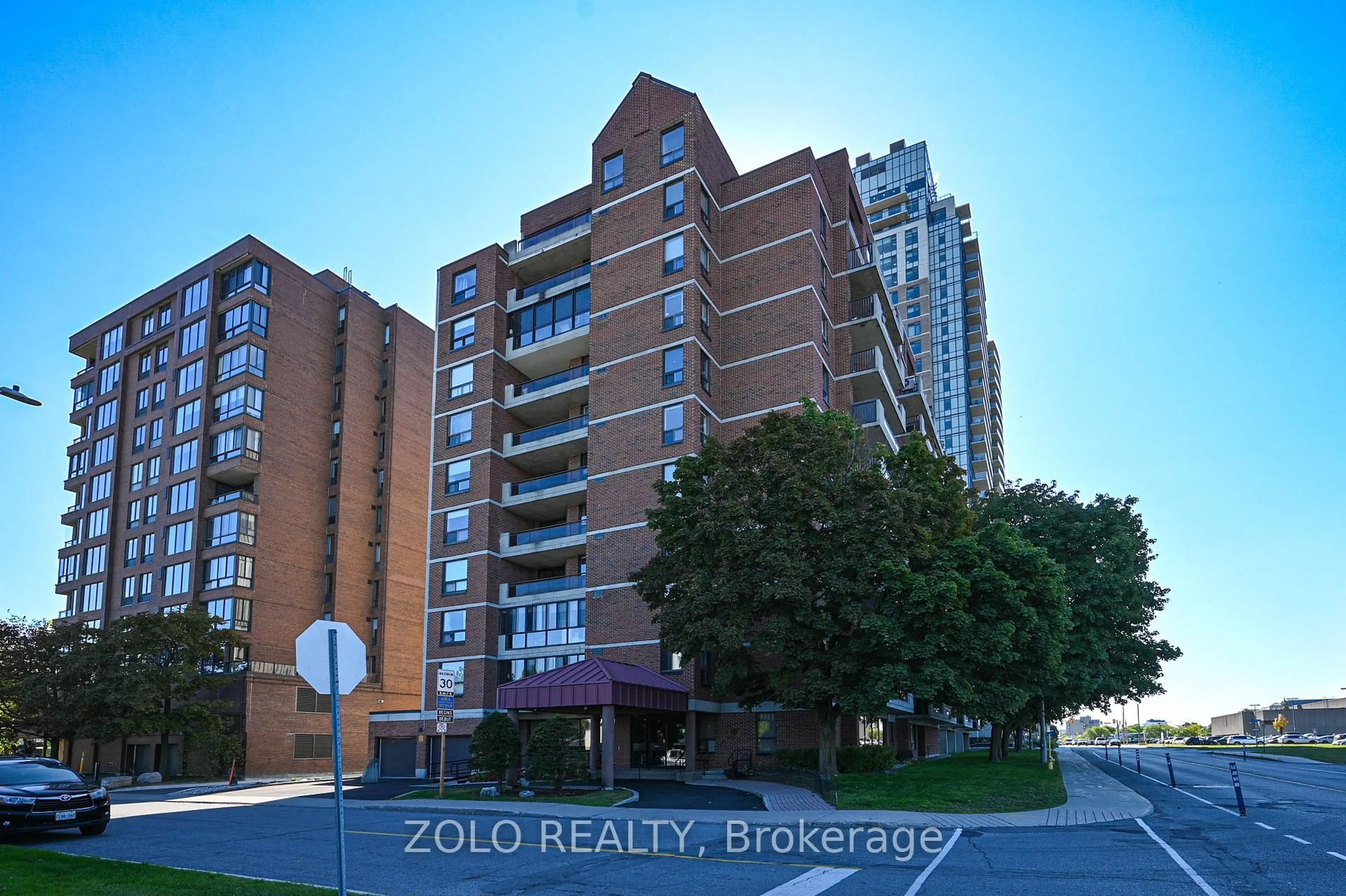 Patio, building for 50 Emmerson Ave #501, Ottawa Ontario K1Y 4P7