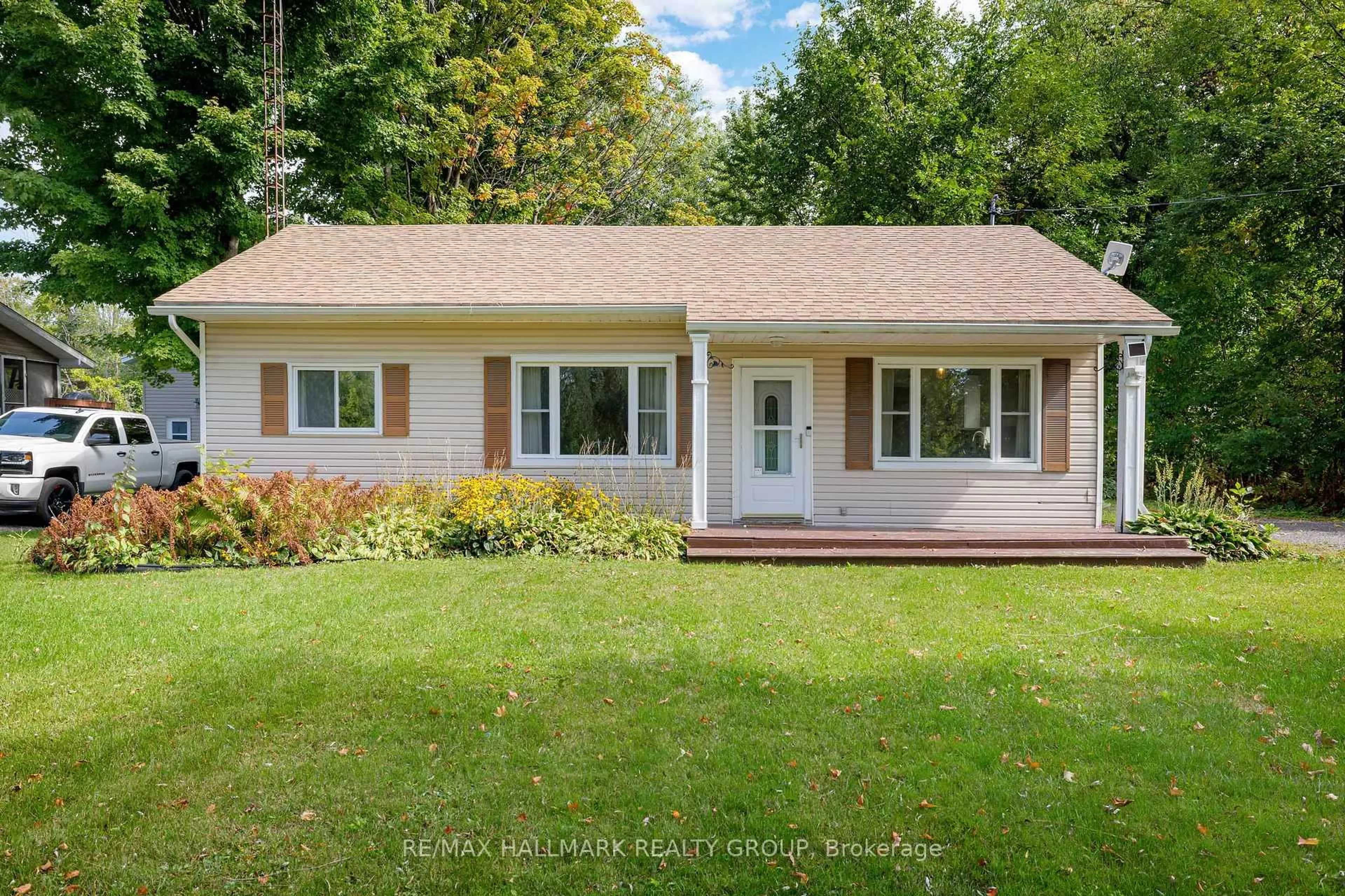 Home with vinyl exterior material, street for 2063 County Rd 44 Rd, Edwardsburgh/Cardinal Ontario K0E 1X0