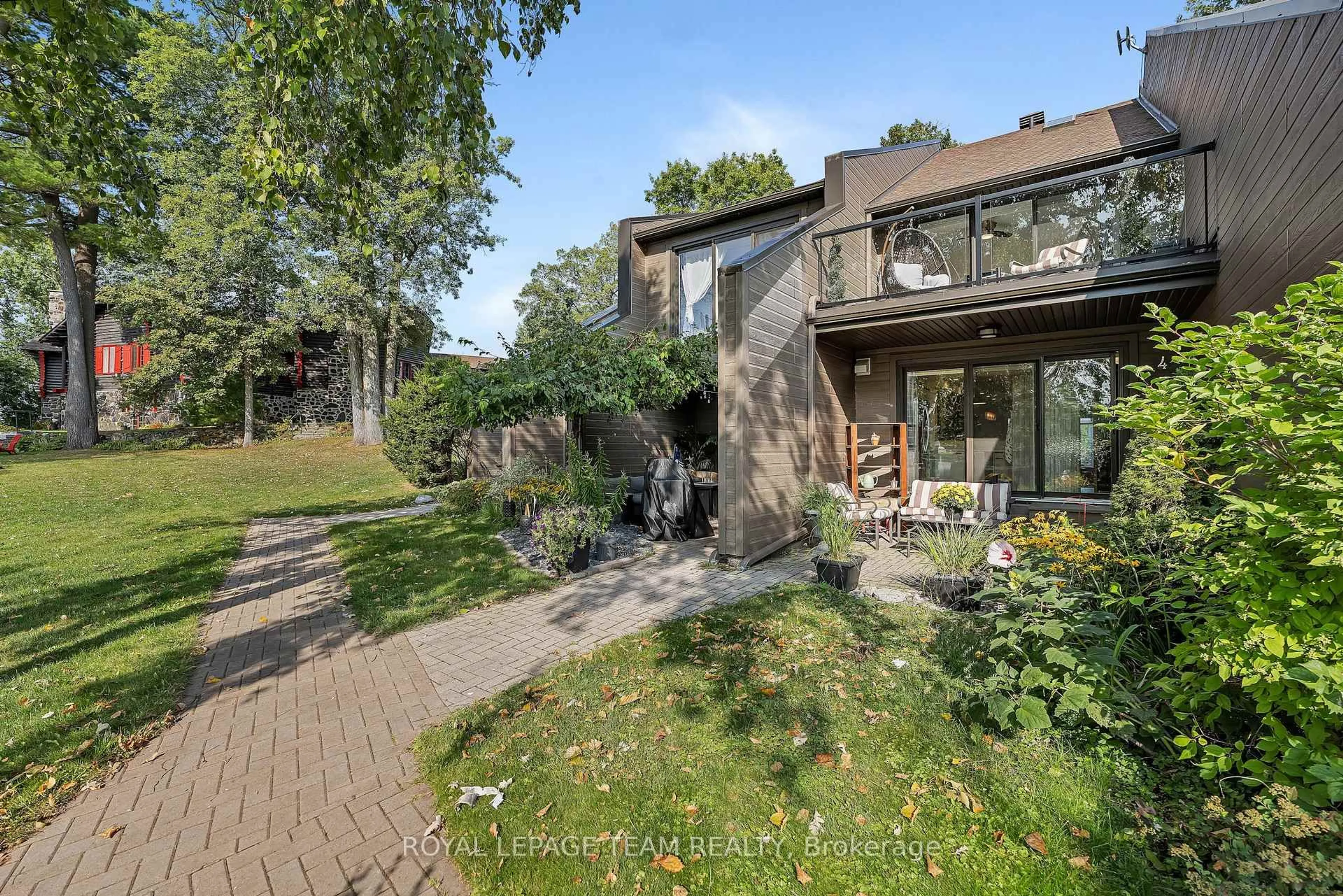 A pic from outside/outdoor area/front of a property/back of a property/a pic from drone, unknown for 2890 Presquile Rd #4, Alfred and Plantagenet Ontario K0B 1J0