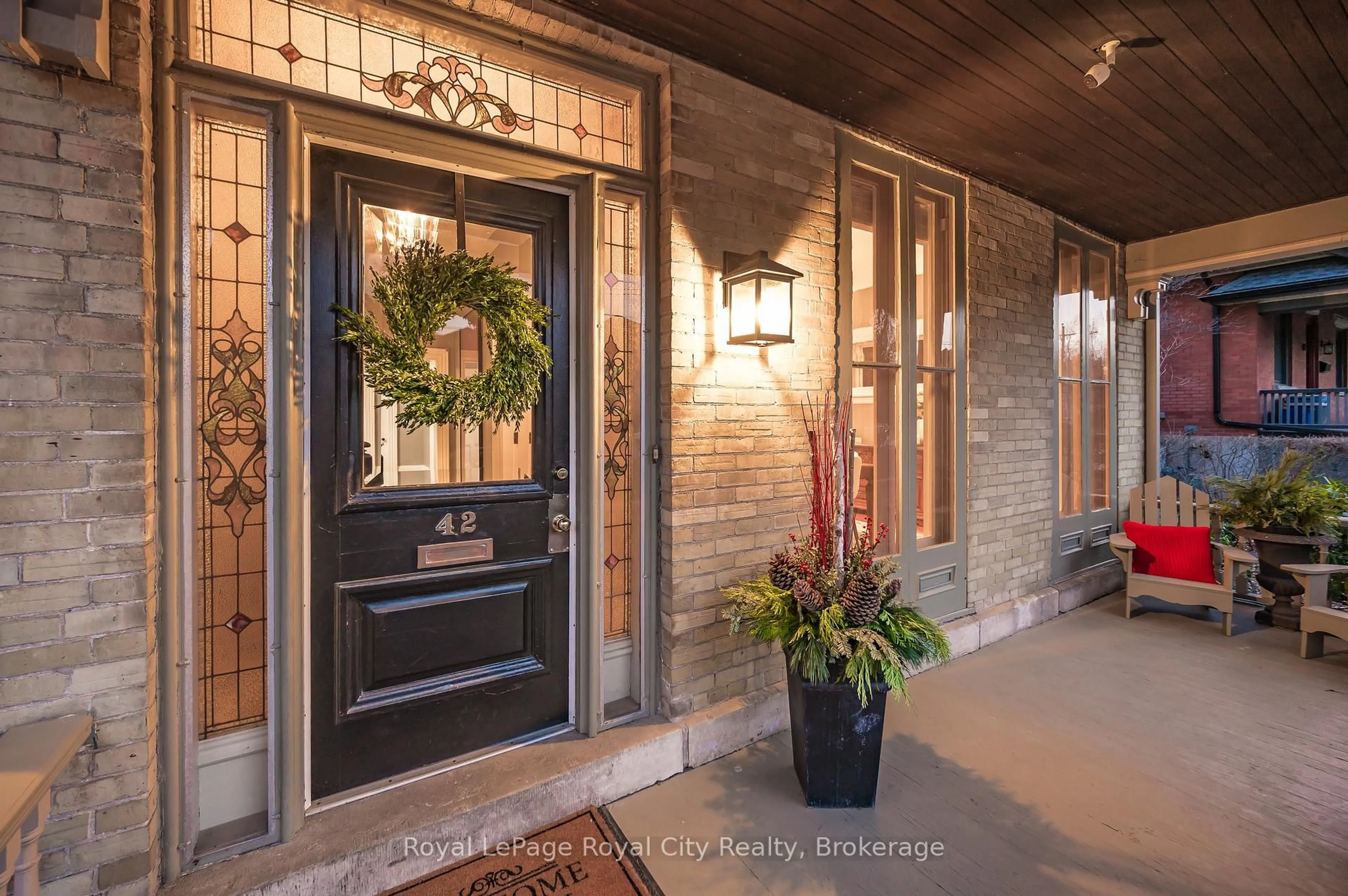 Indoor entryway for 42 Liverpool St, Guelph Ontario N1H 2K9