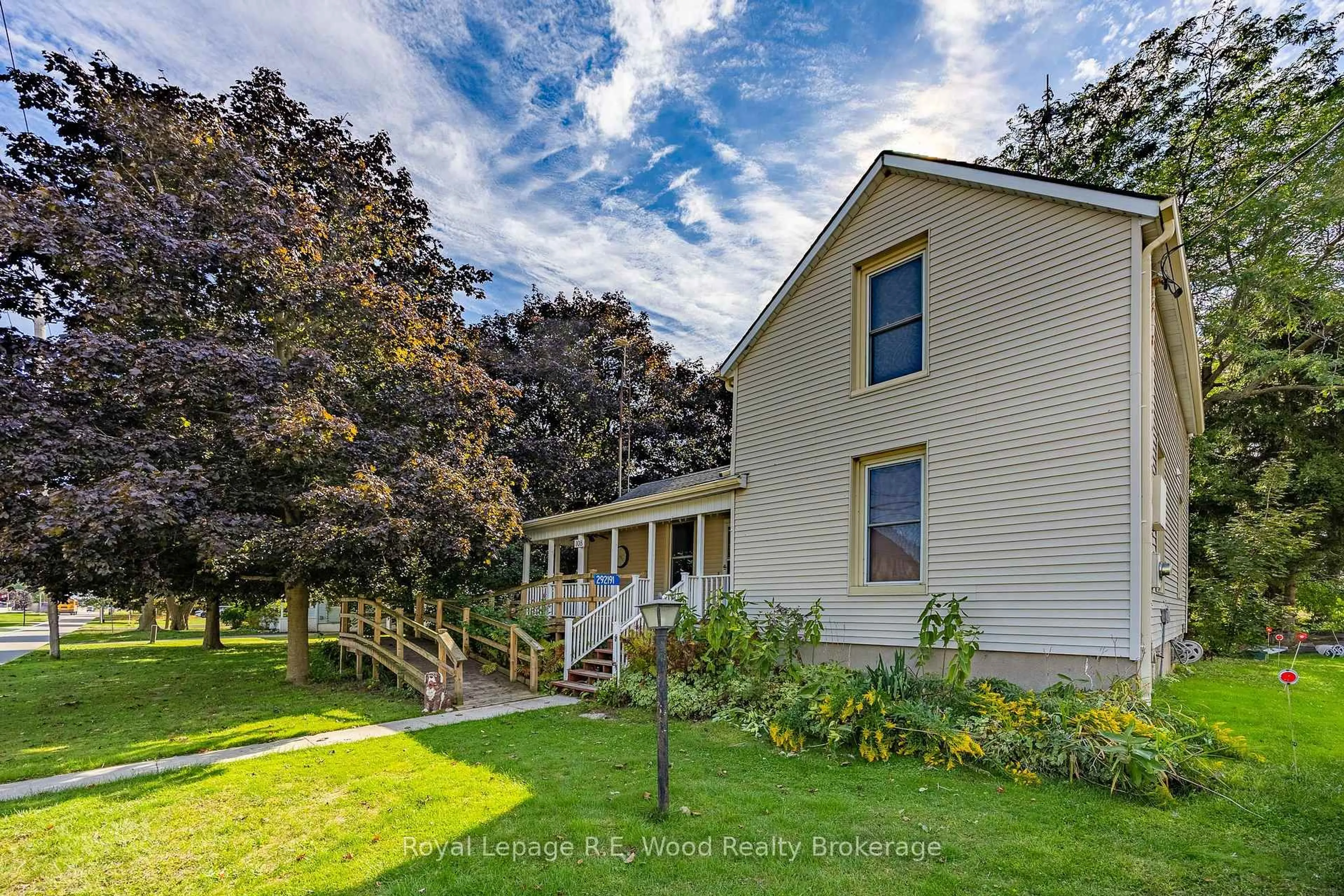 A pic from outside/outdoor area/front of a property/back of a property/a pic from drone, unknown for 292191 Culloden Line, South-West Oxford Ontario N0L 1C0