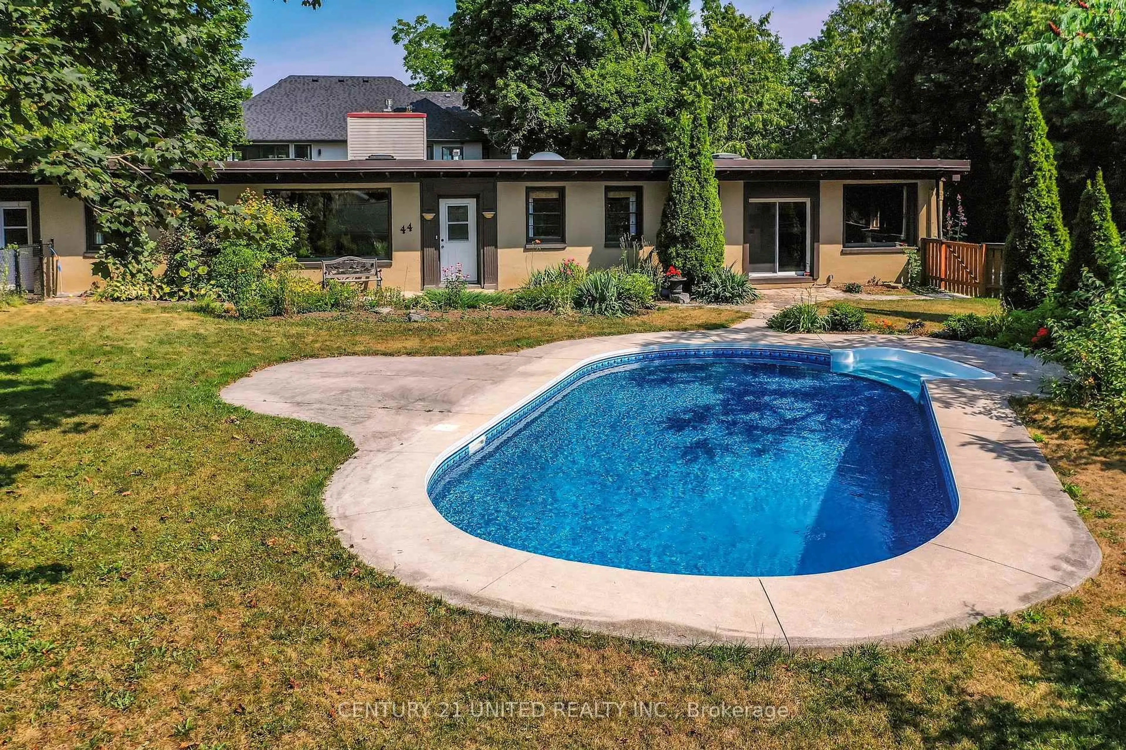 Pool for 44 Moorecraig Rd, Peterborough Ontario K9J 6V7