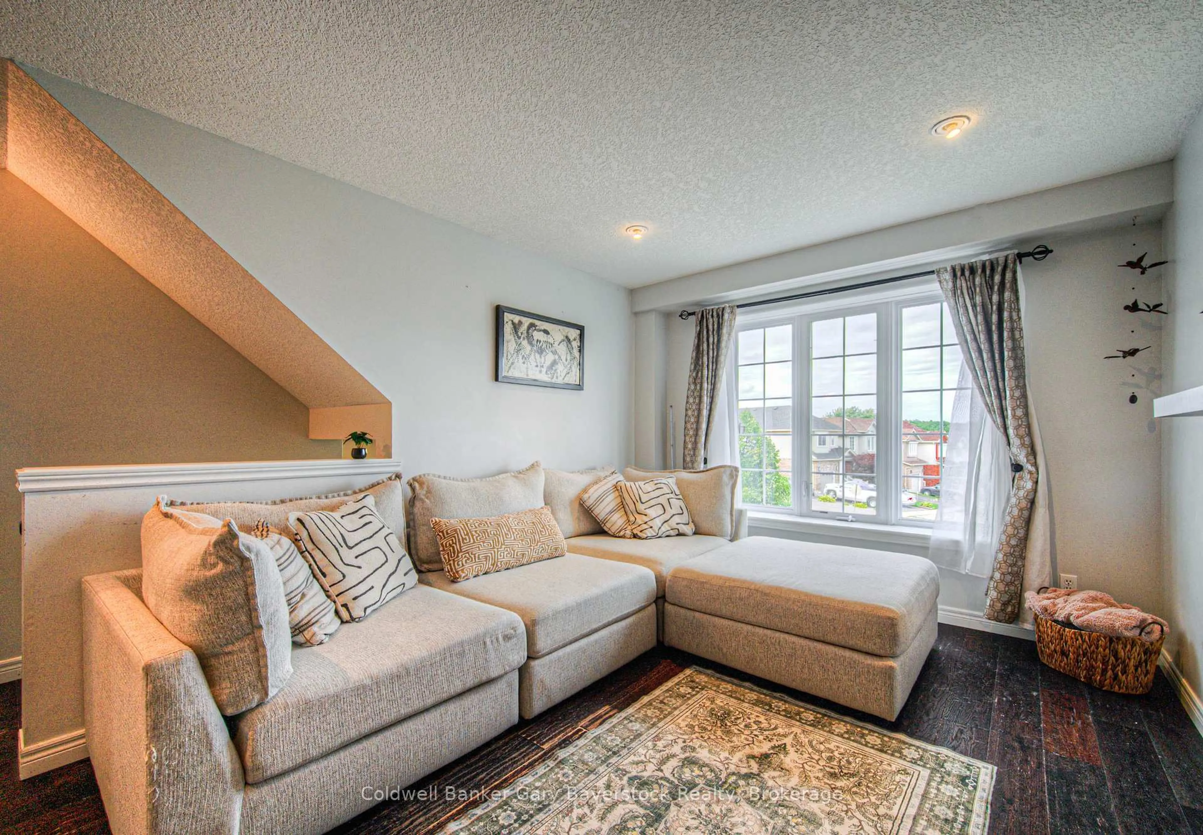 Living room with furniture, unknown for 18 Cranshaw St, Kitchener Ontario N2R 1W2