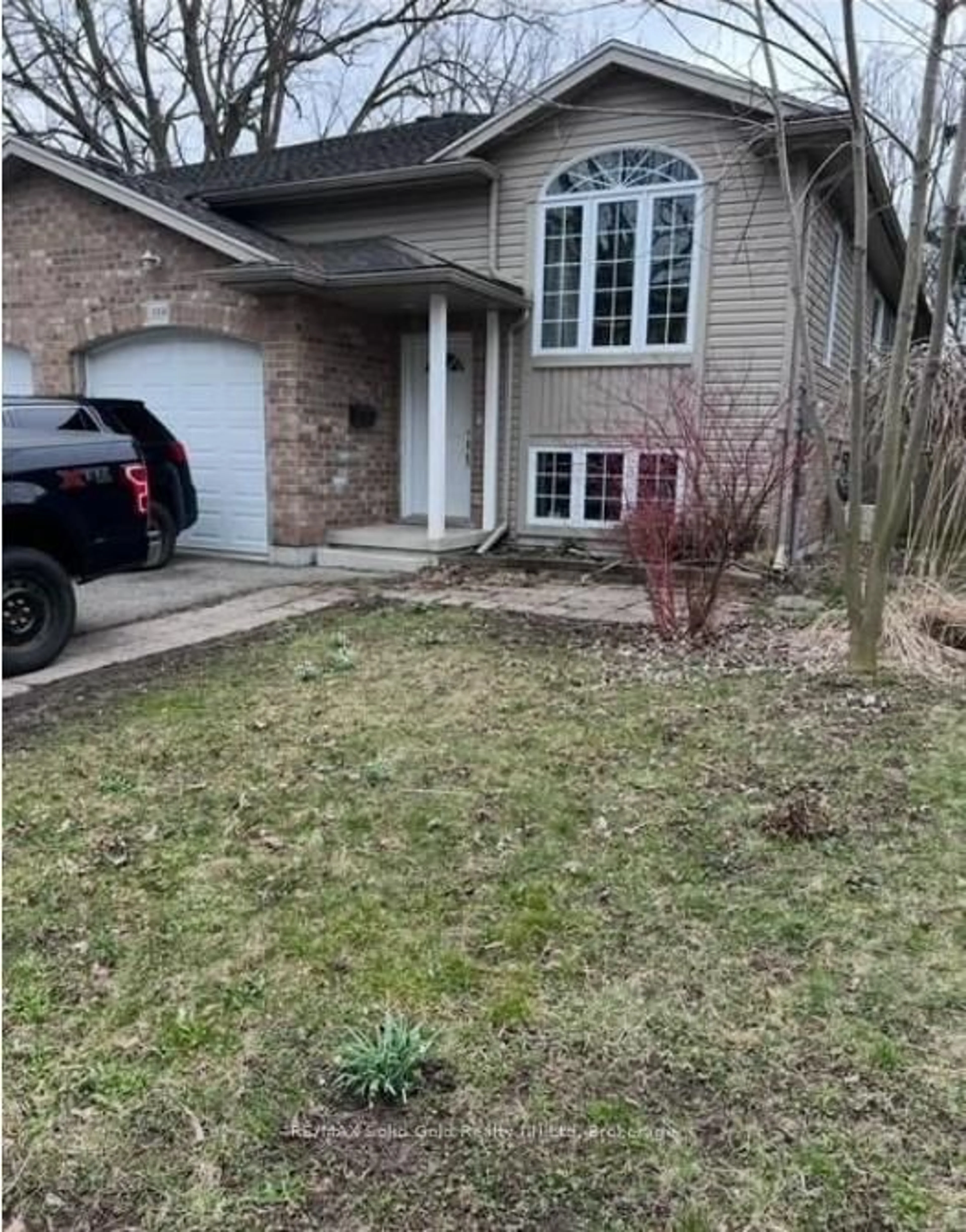 A pic from outside/outdoor area/front of a property/back of a property/a pic from drone, street for 359 West Gore St, Stratford Ontario N5A 1K9