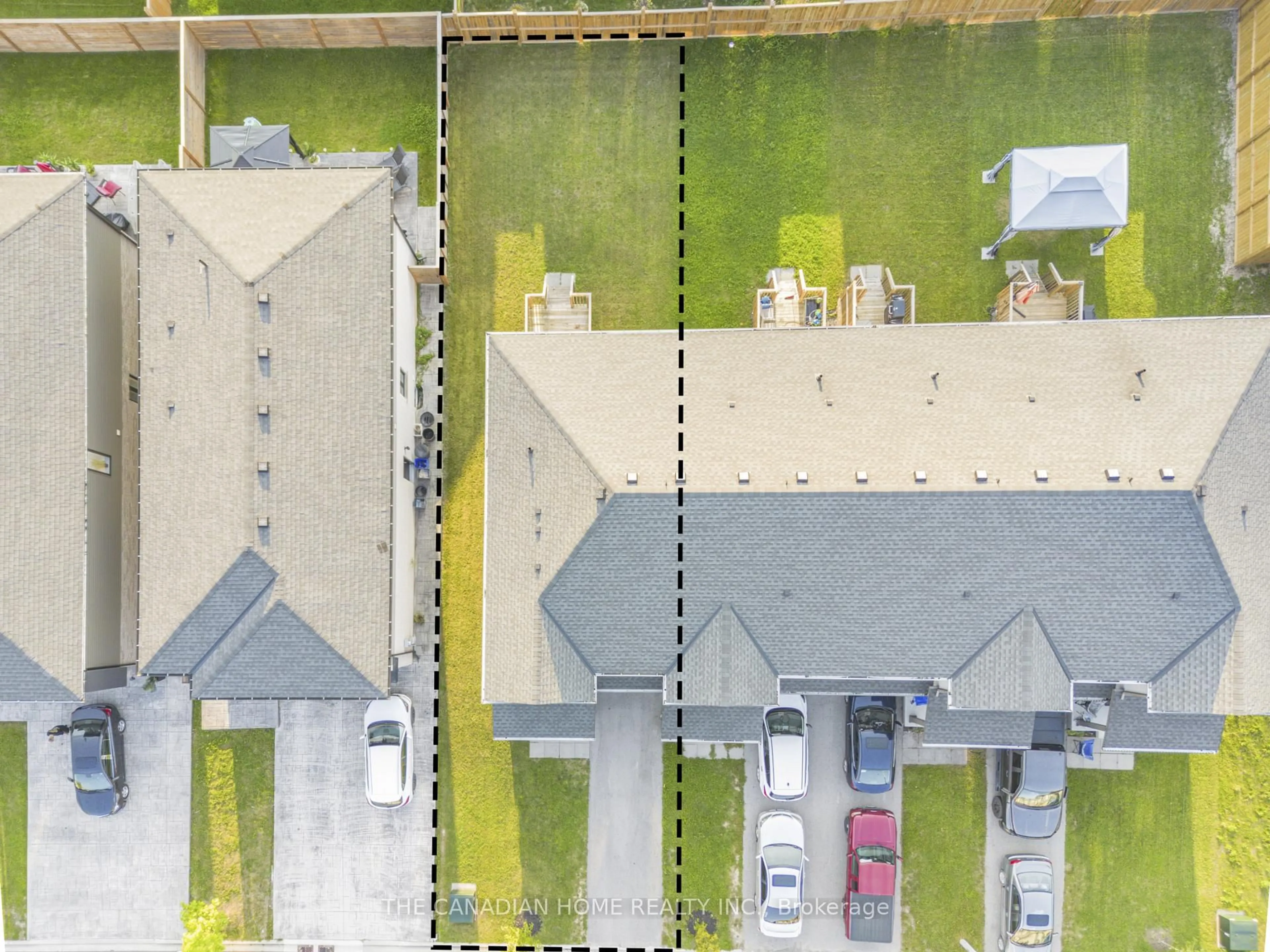 A pic from outside/outdoor area/front of a property/back of a property/a pic from drone, building for 15 Damude Ave, Thorold Ontario L2V 0G6