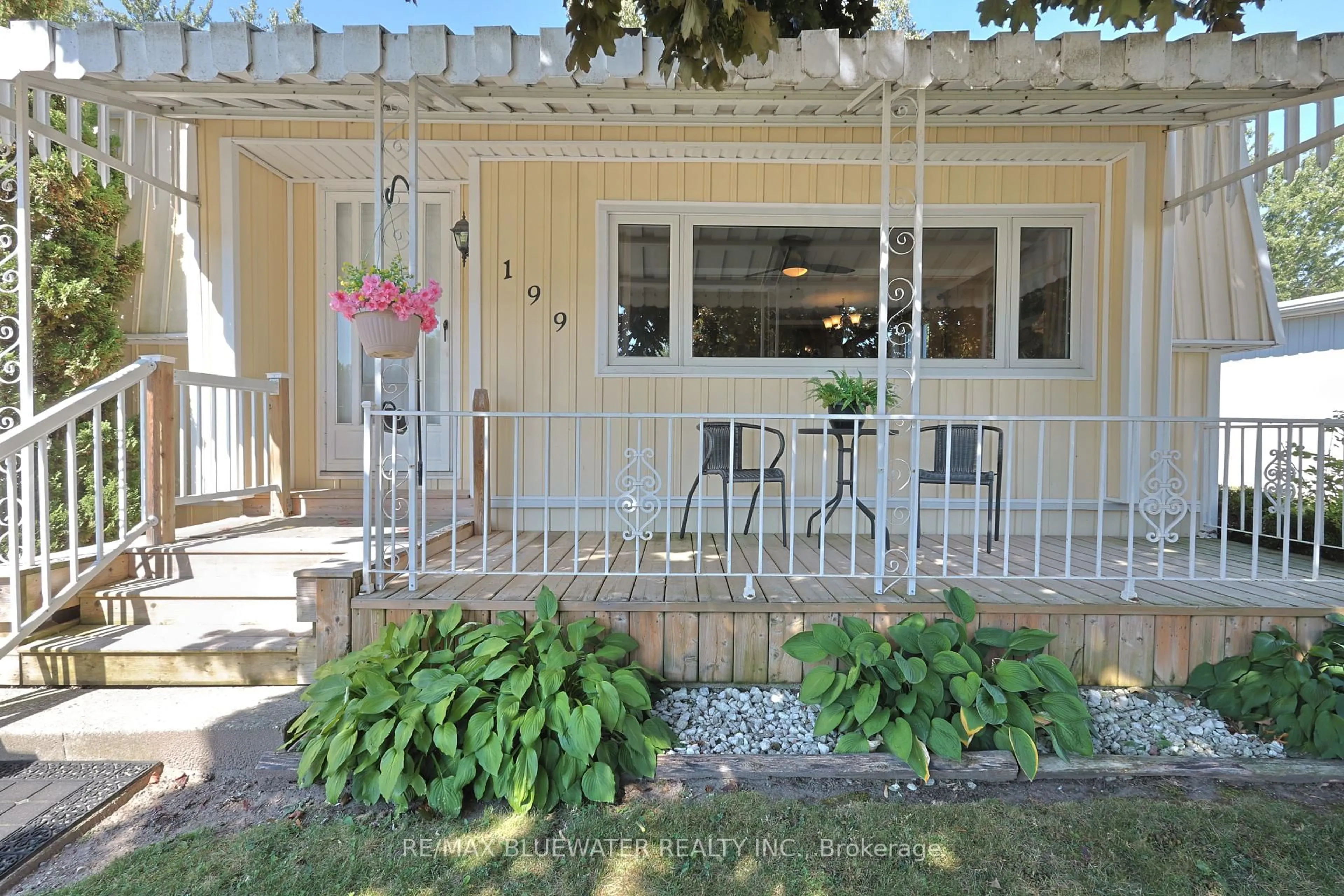 Patio, street for 199 Pebble Beach Pkwy, South Huron Ontario N0M 1T0