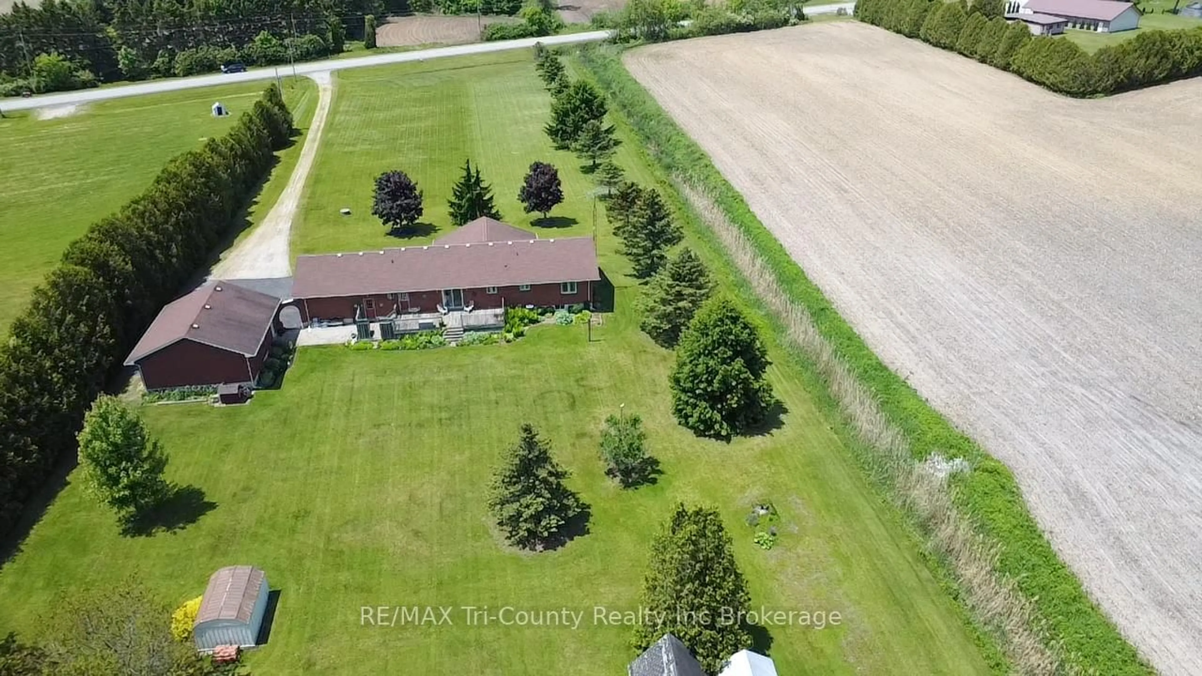 A pic from outside/outdoor area/front of a property/back of a property/a pic from drone, unknown for 916 Norfolk County Rd 28, Norfolk Ontario N0E 1G0