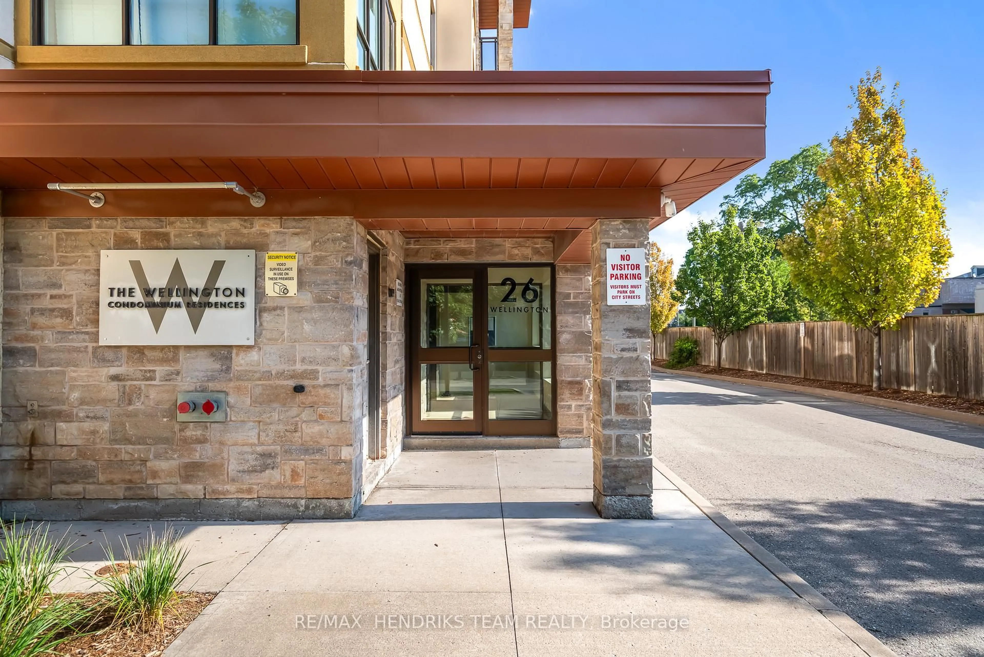 Indoor entryway for 26 Wellington St #201, St. Catharines Ontario L2R 5P8