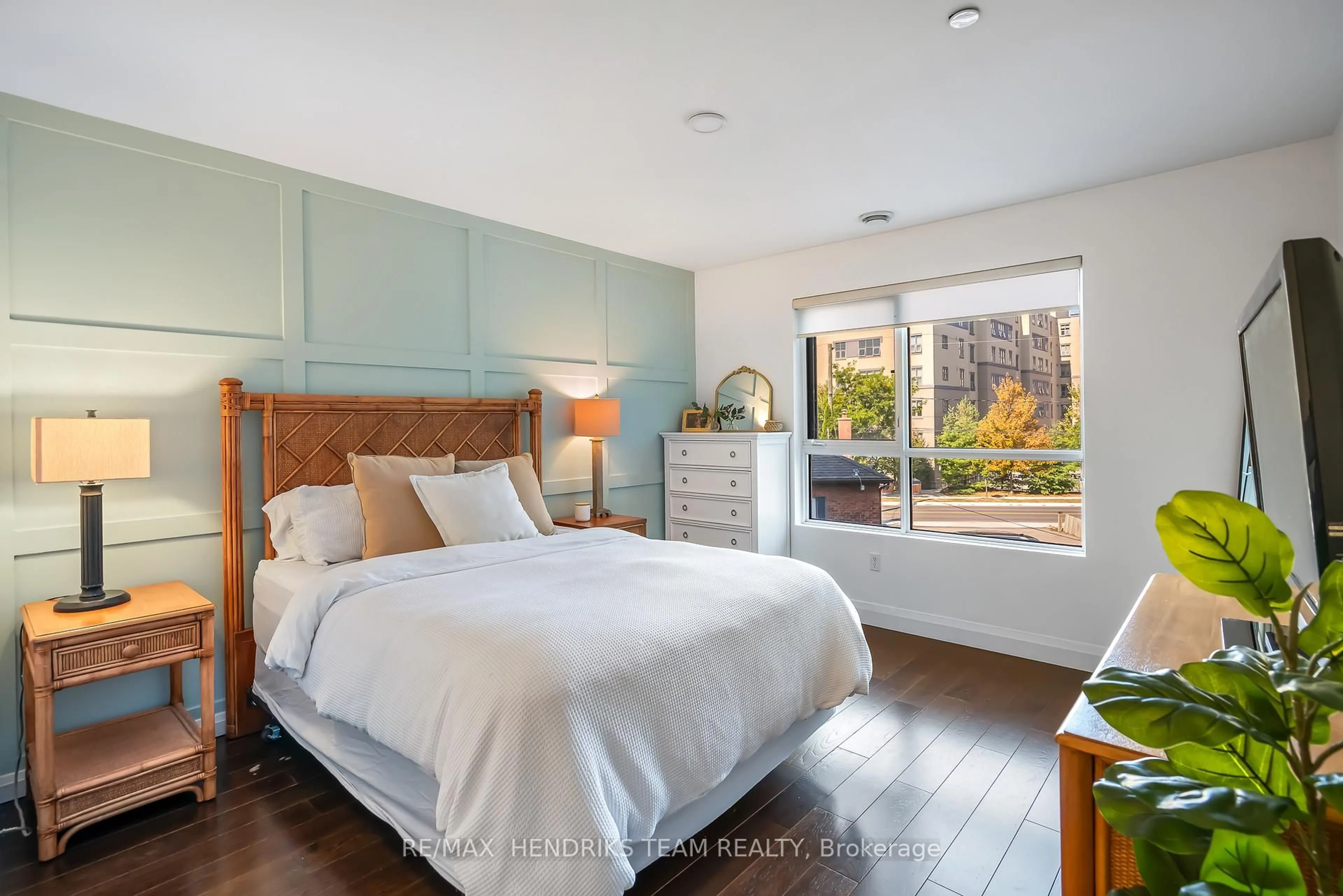 Bedroom with bed, unknown for 26 Wellington St #201, St. Catharines Ontario L2R 5P8